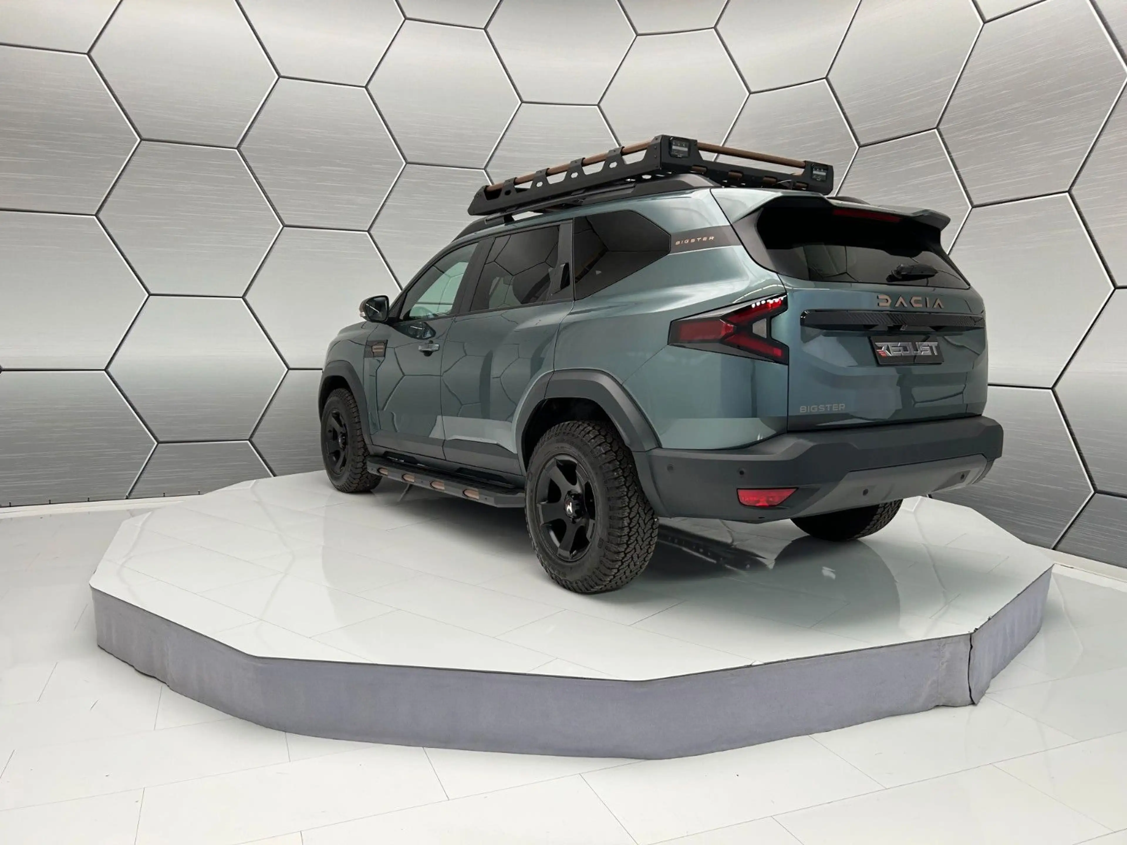Dacia Duster hybrid-G 150 4x4 Expression — photo 13