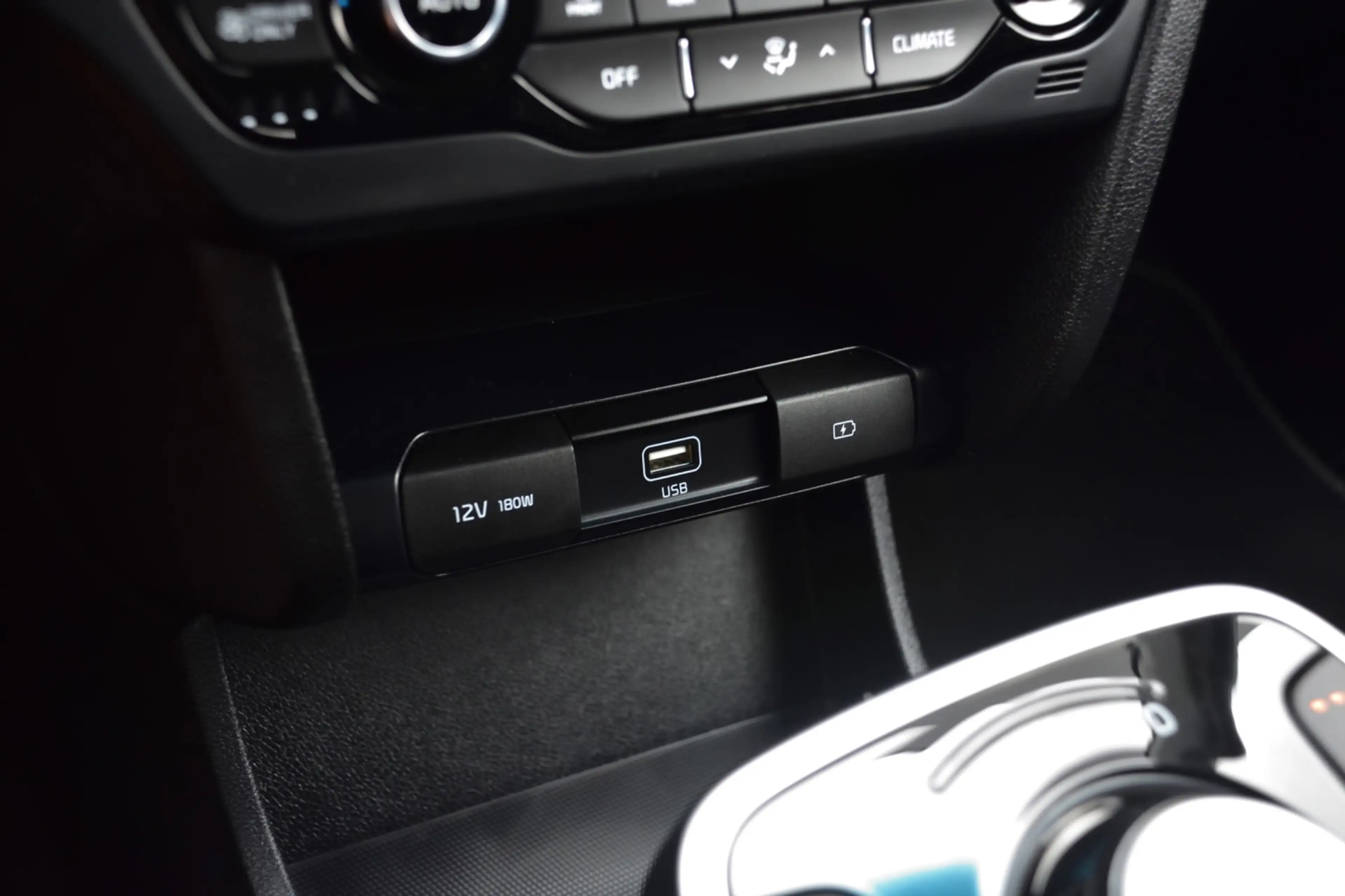 Kia e-Niro DynamicLine 39 kWh Dealer Onderhouden, Camera, Nav — photo 33