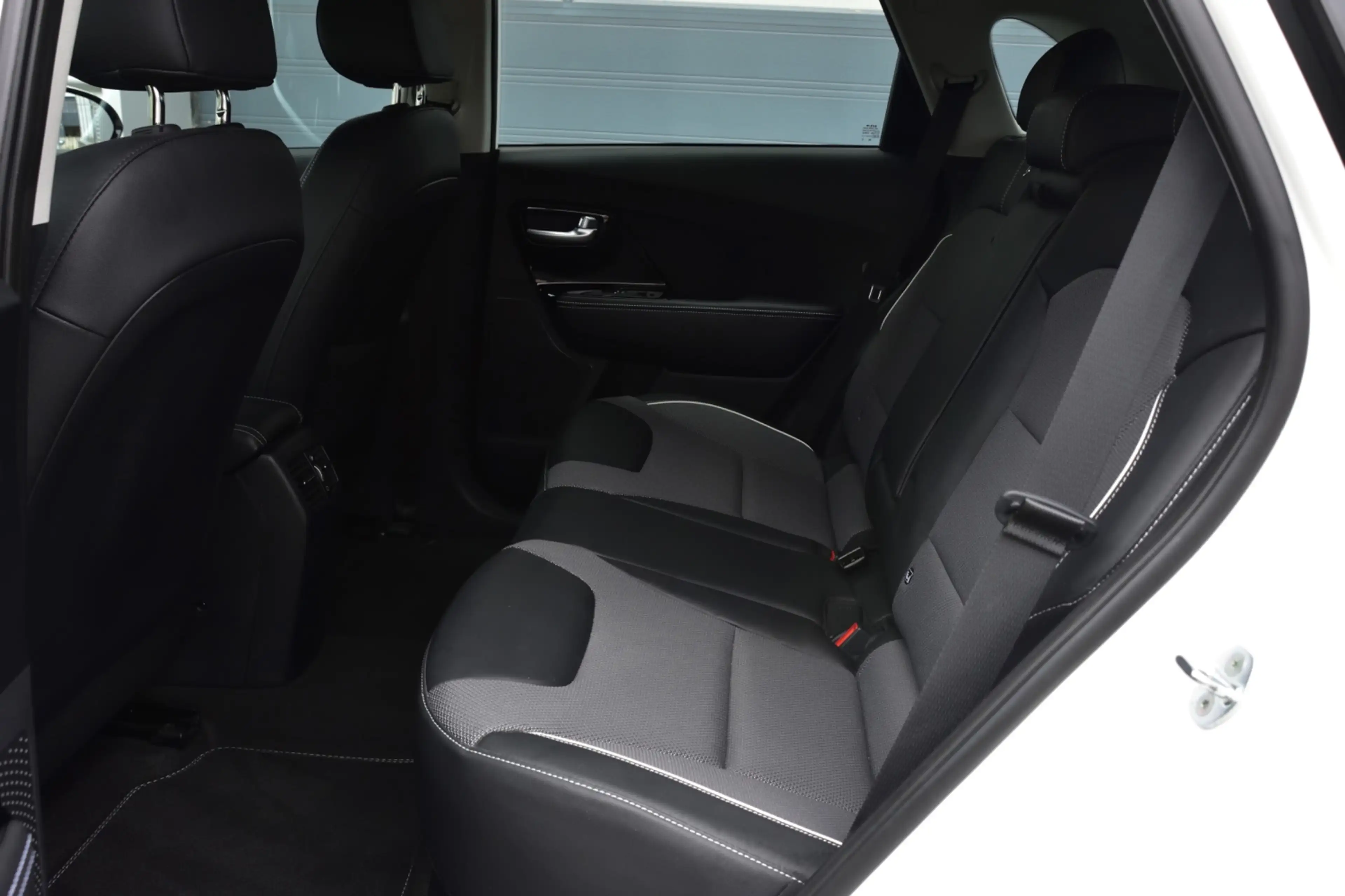 Kia e-Niro DynamicLine 39 kWh Dealer Onderhouden, Camera, Nav — photo 15