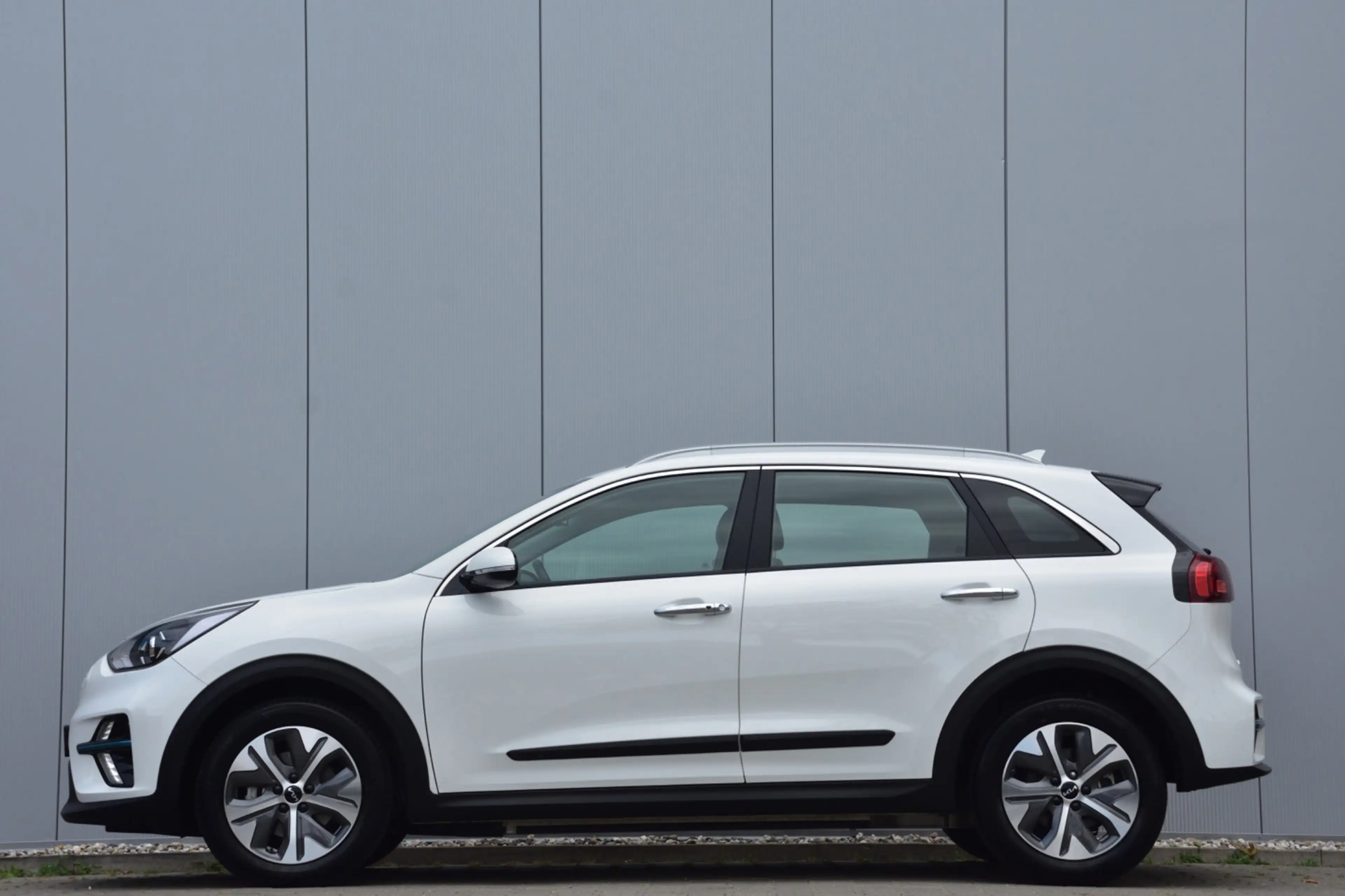 Kia e-Niro DynamicLine 39 kWh Dealer Onderhouden, Camera, Nav — photo 25