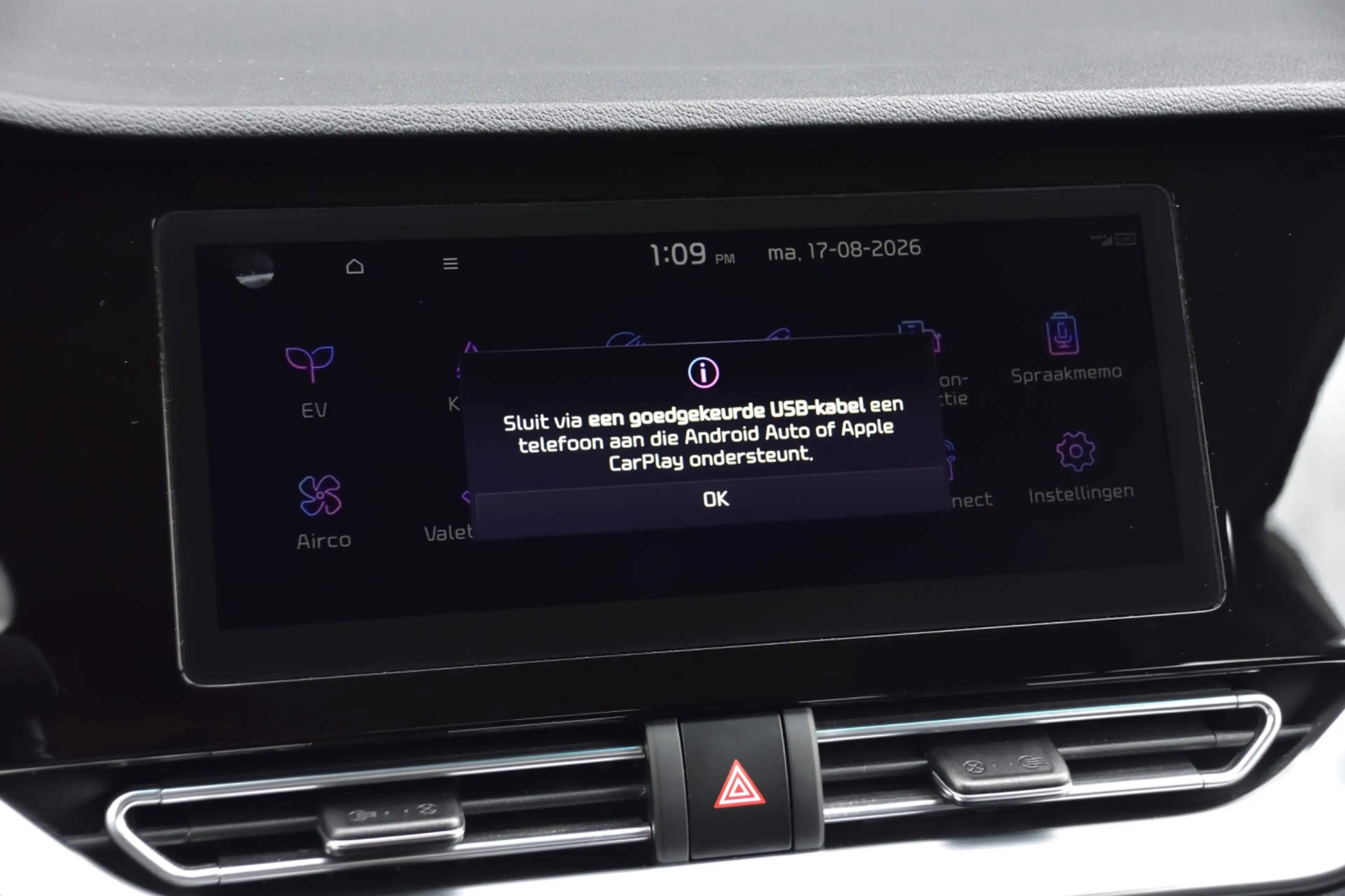 Kia e-Niro DynamicLine 39 kWh Dealer Onderhouden, Camera, Nav — photo 9