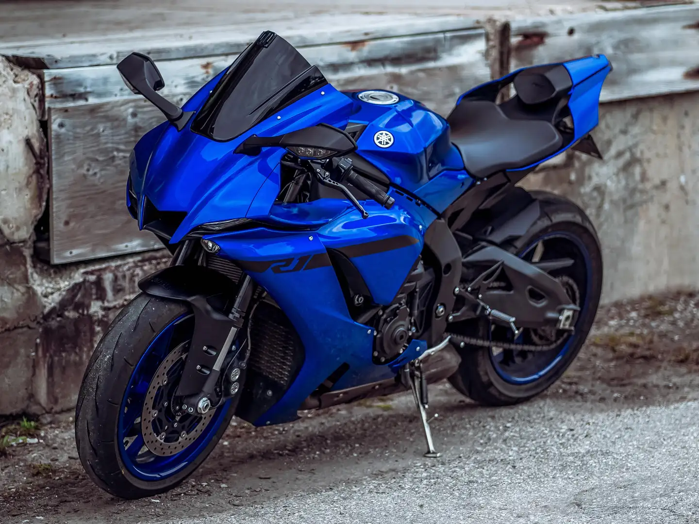 ヤマハ　CA-R1　青Led 2021 Yamaha R1 | $ 20,000 | 12,761 km Sport for sale by Private