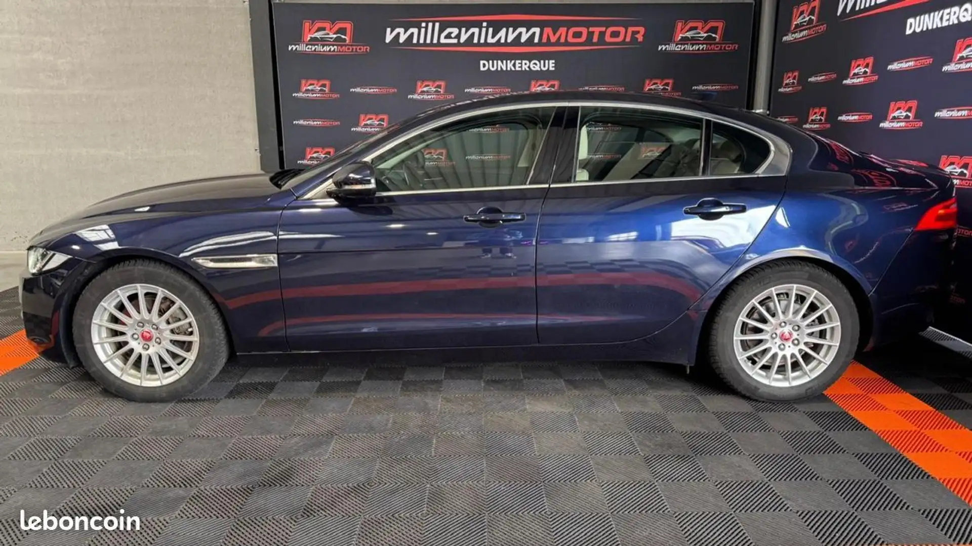 Jaguar XE portfolio e-performance 2.0 d 163 cv Bleu - 2