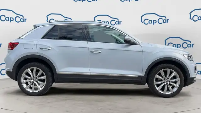 Volkswagen T-Roc view 4