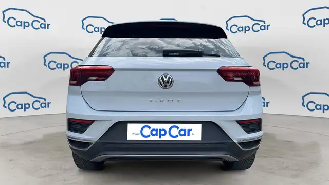 Volkswagen T-Roc view 3