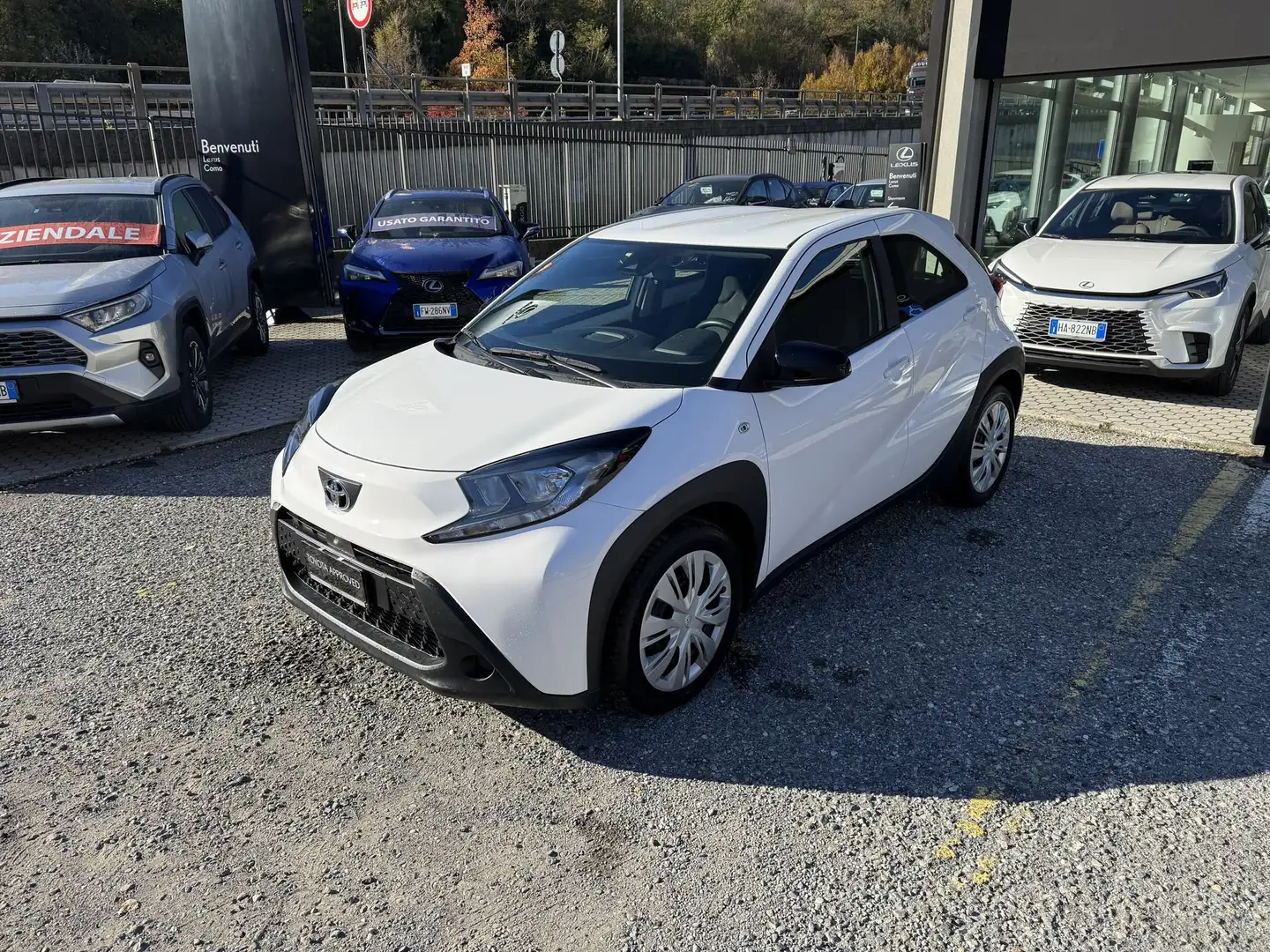 Toyota Aygo X Aygo X 1.0 VVT-i 72 CV 5 porte Active S-CVT Bianco - 1
