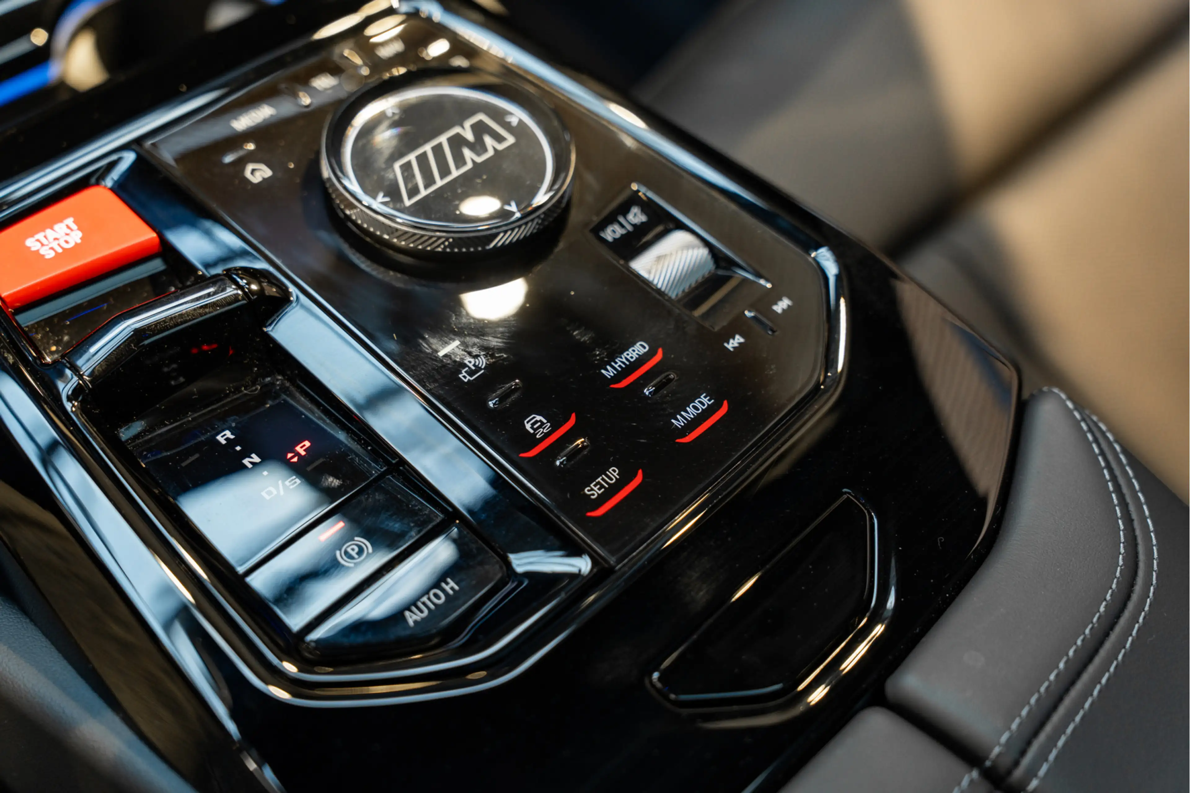 BMW M5 5-serie Touring B&W Pano Carbon — photo 40