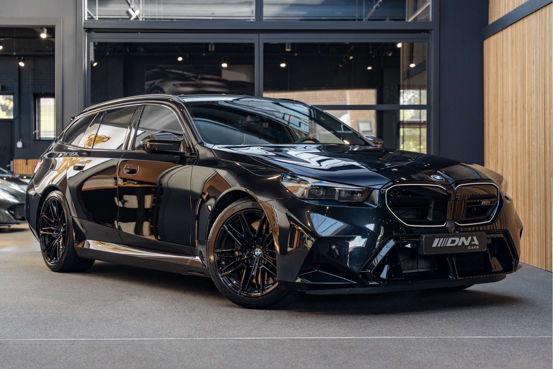 2025 BMW M5