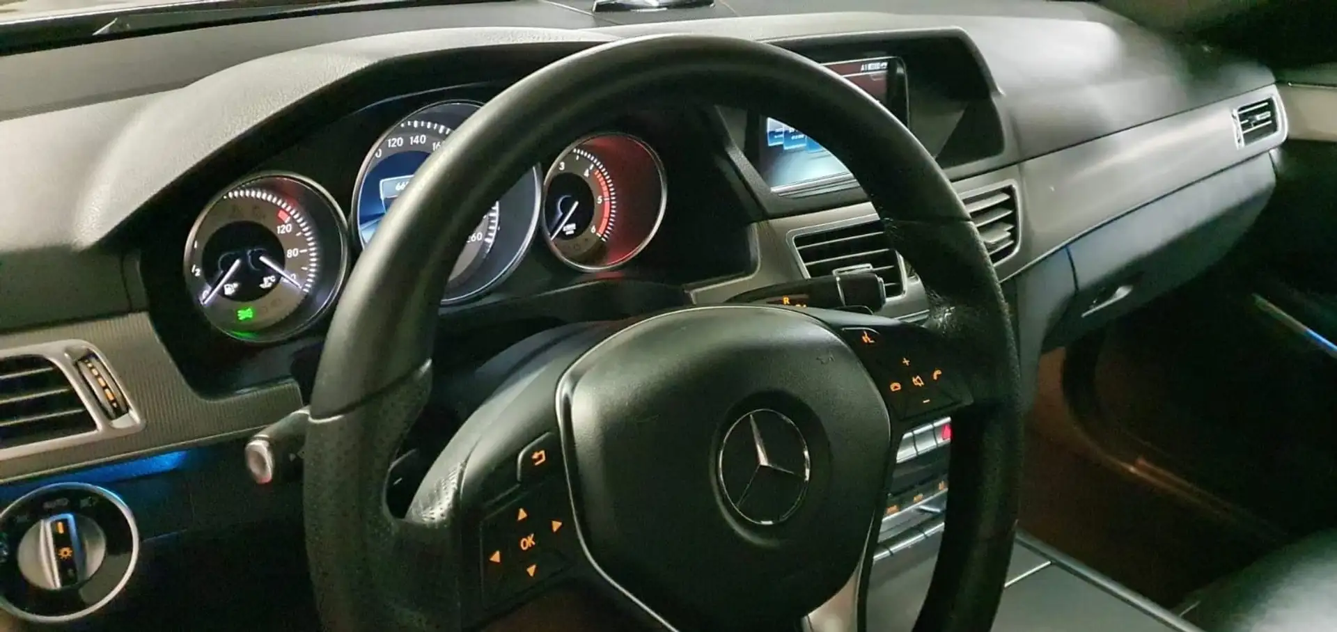 Mercedes-Benz E 220 BlueTEC Avantgarde A-Edition Aut. - 2