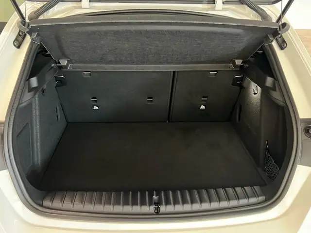 BMW 1 Series view 14