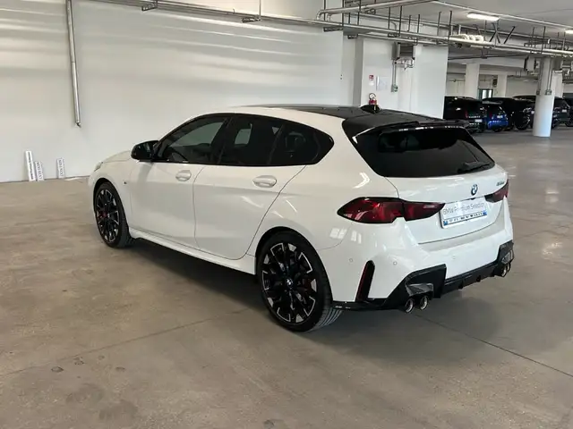 BMW 1 Series view 3