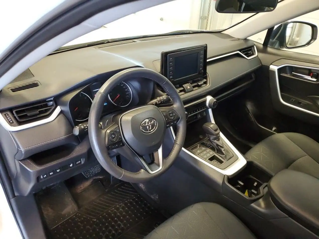Toyota RAV 4 снимка Toyota RAV 4