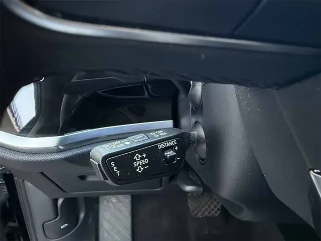 Audi Q3 view 13