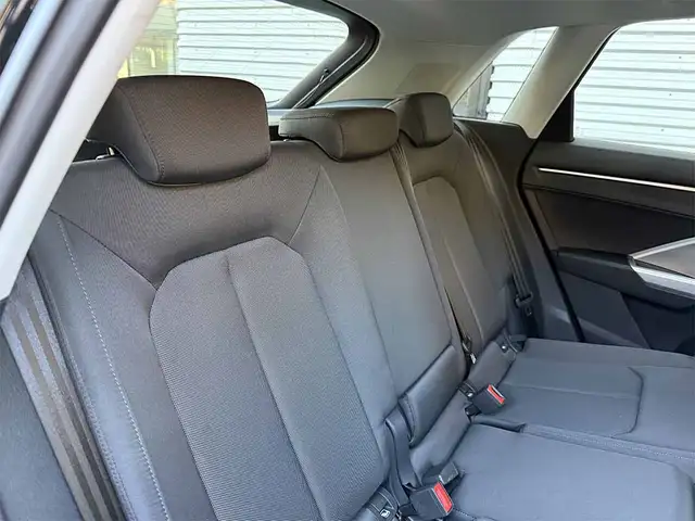 Audi Q3 view 27