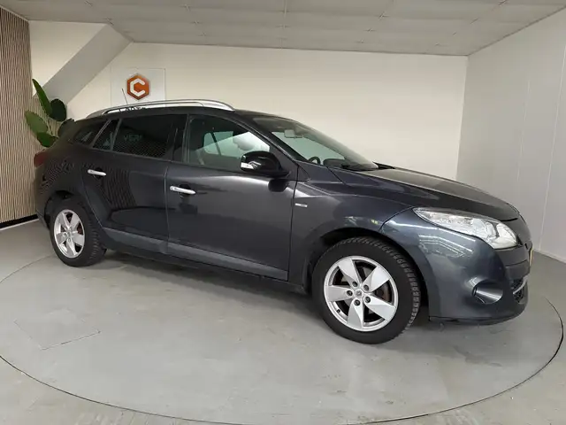 Renault Megane view 10