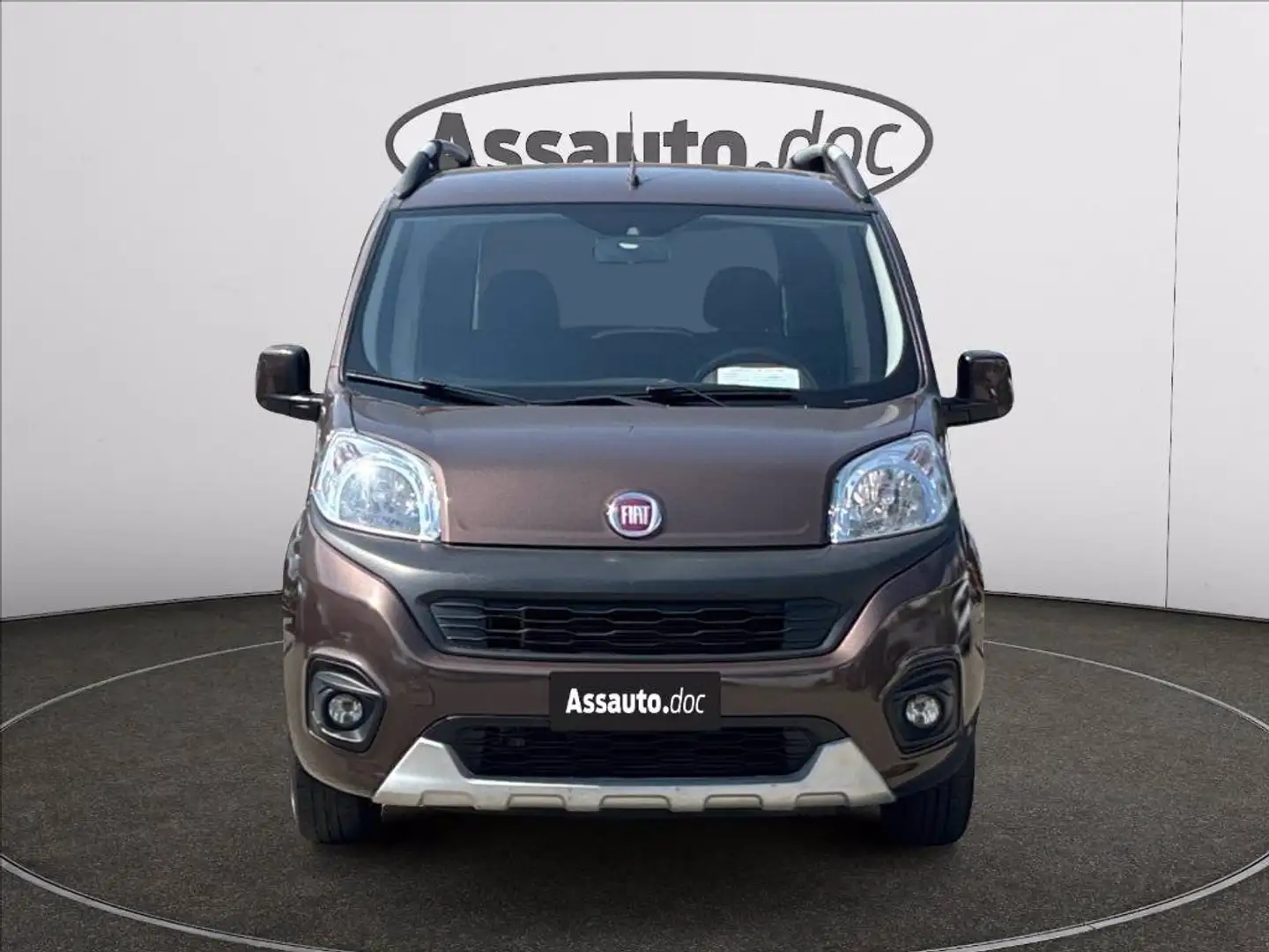 Fiat Qubo 1.3 mjt 16v Trekking 80cv my19 Bruin - 2