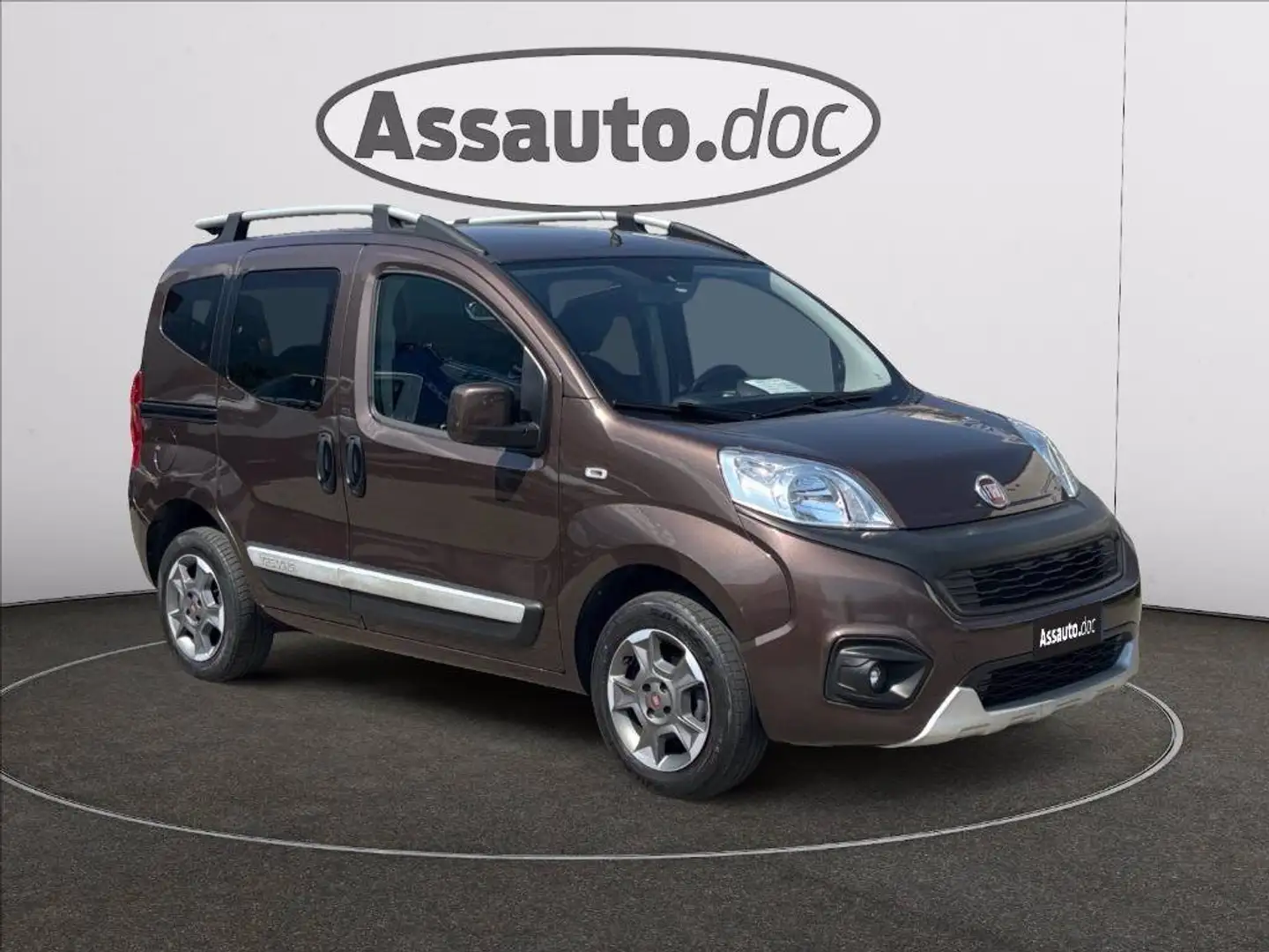 Fiat Qubo 1.3 mjt 16v Trekking 80cv my19 Bruin - 1