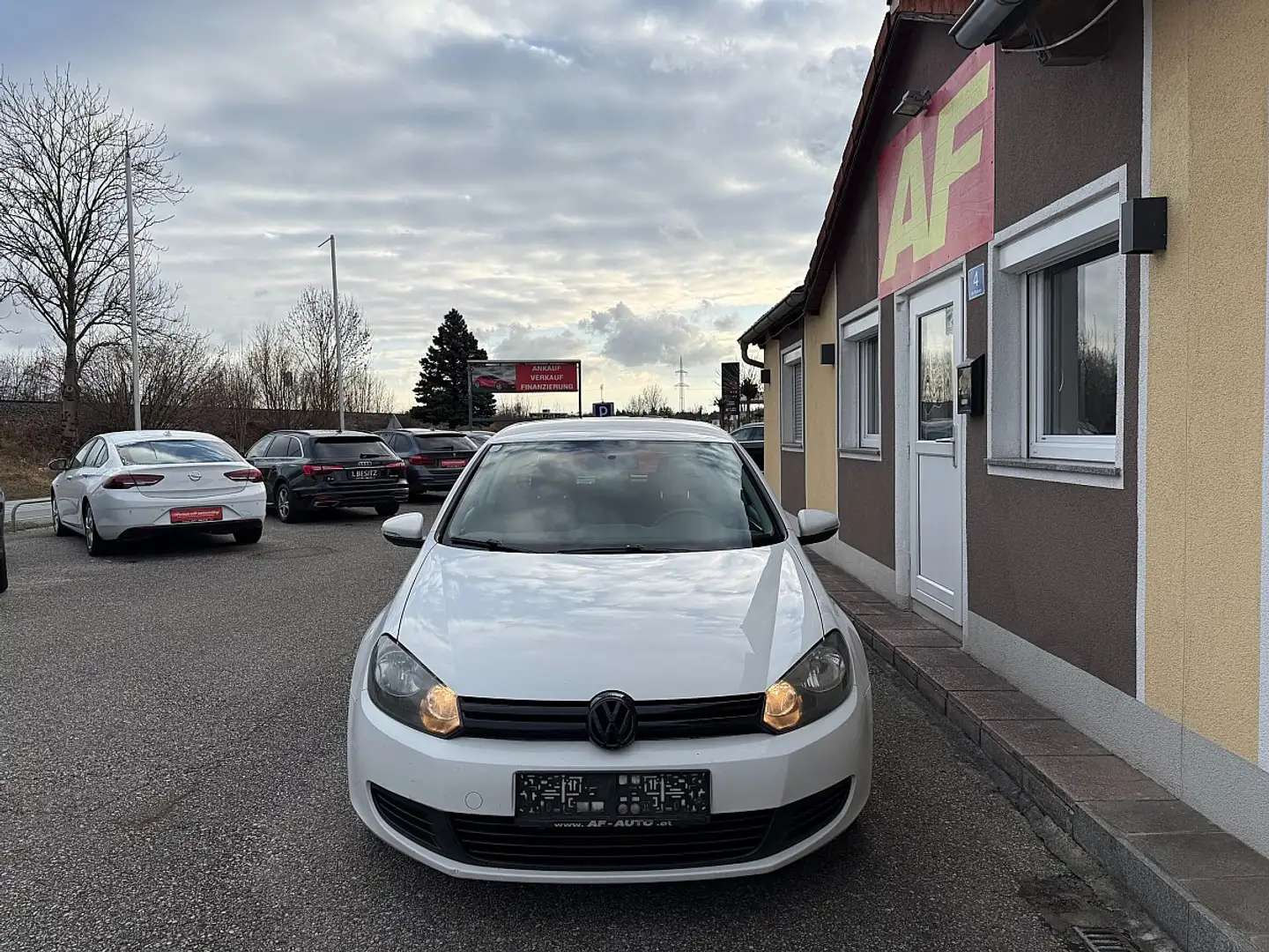 Volkswagen Golf Trendline BMT 1,6 TDI DPF Weiß - 2