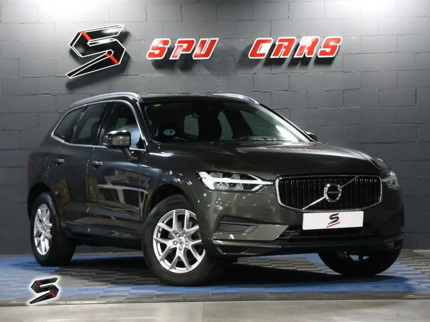 Volvo XC60 2.0 D4 Momentum Auto Gris - 1