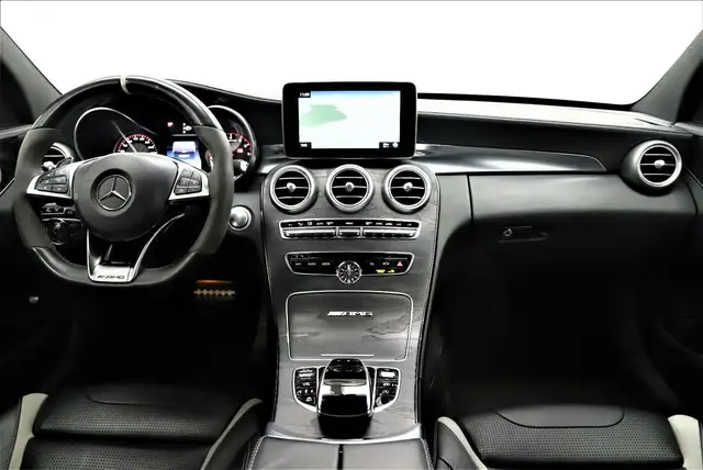 Mercedes-Benz C-Class view 13