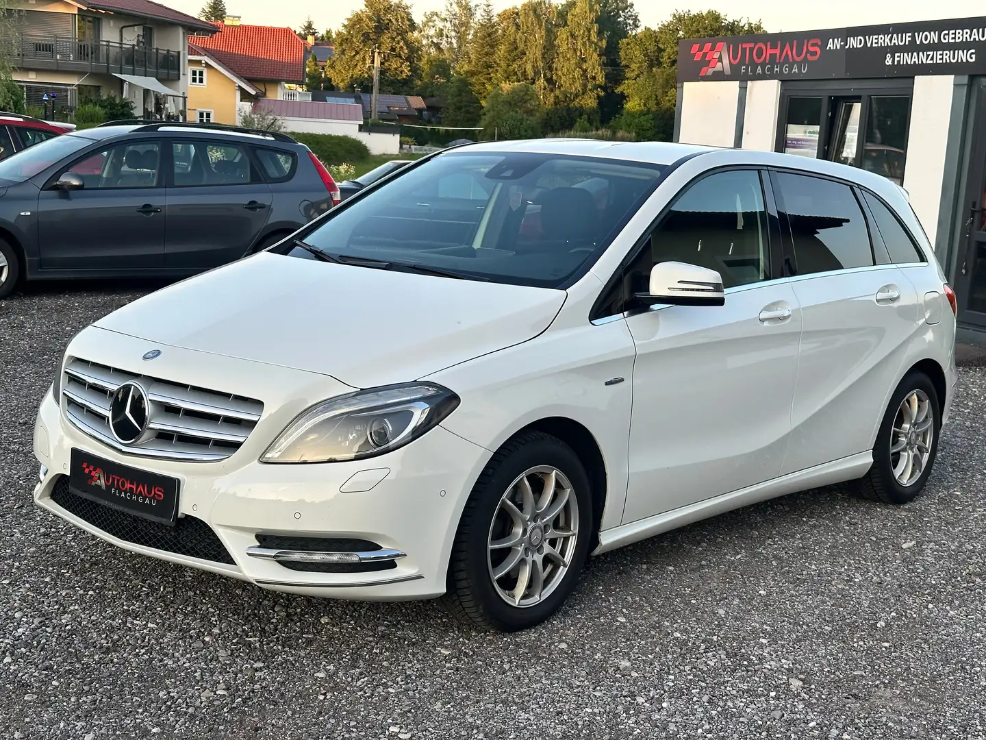 Mercedes-Benz B 200 B 200 CDI *PDC*TOP*FINANZIERUNG* Weiß - 2