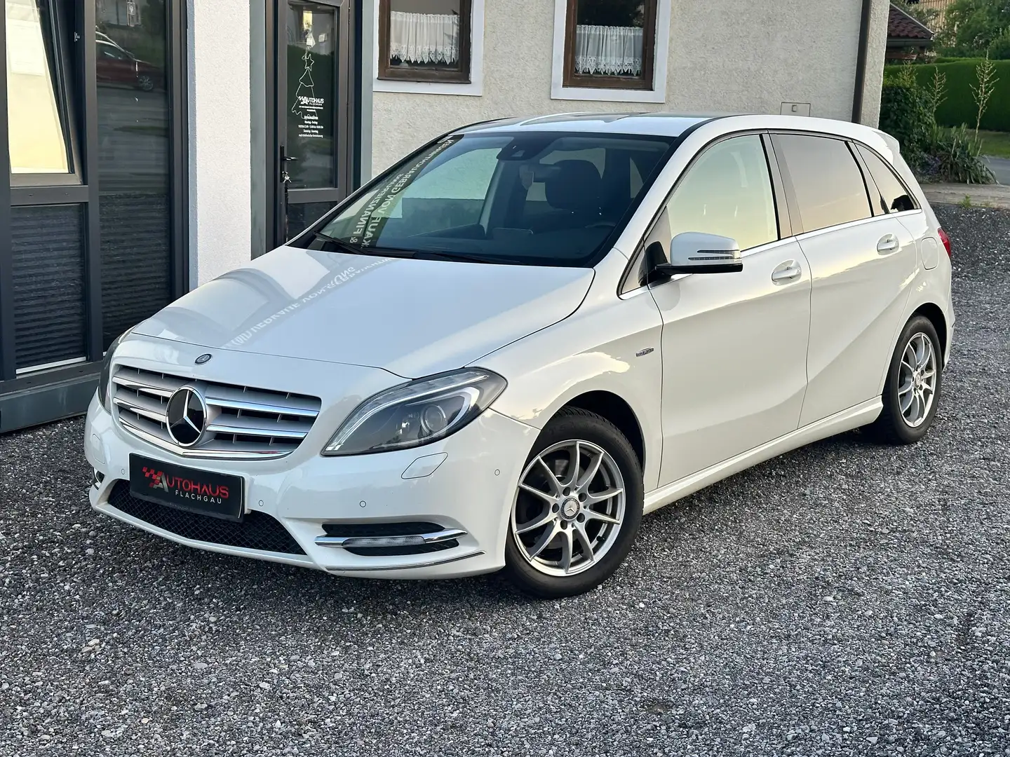 Mercedes-Benz B 200 B 200 CDI *PDC*TOP*FINANZIERUNG* Weiß - 1