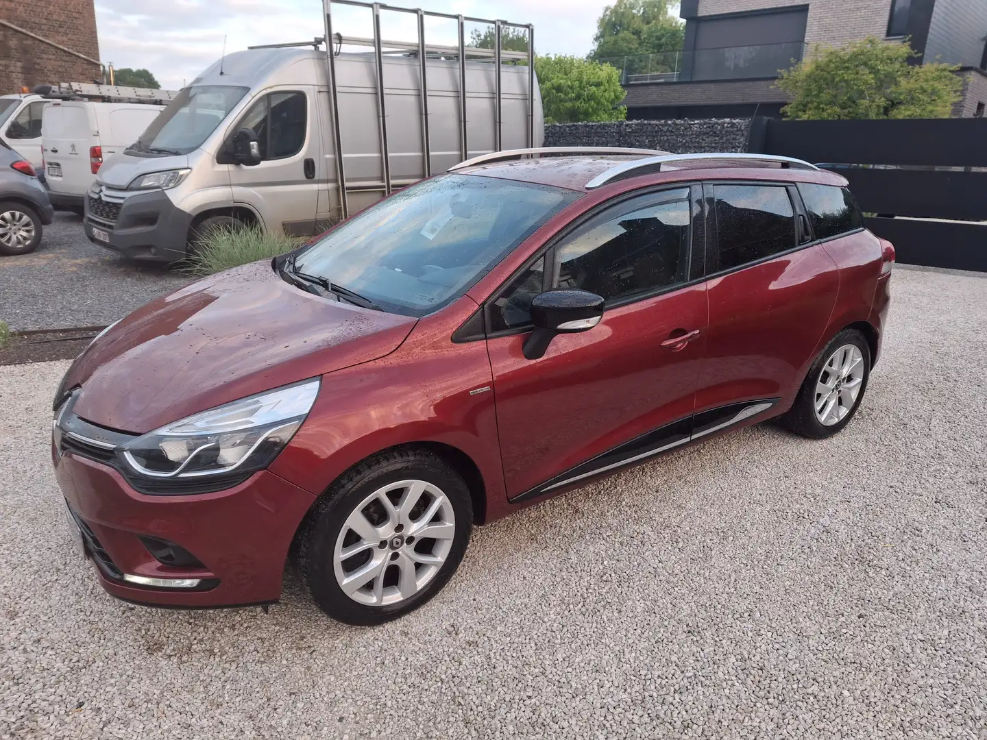 Renault Clio 0.9 TCe Energy Bose Edition Rood - 1