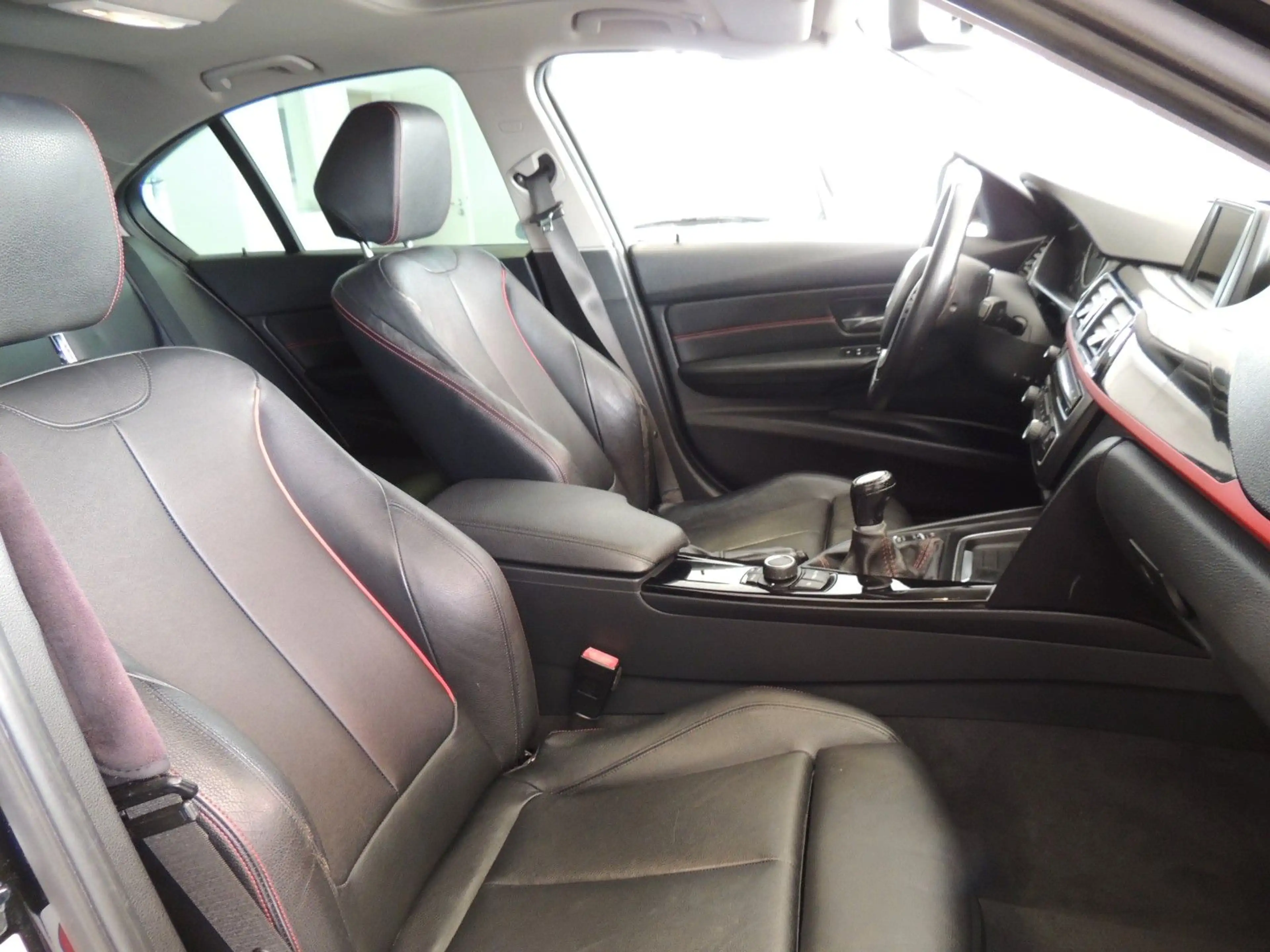 BMW 328 3 Limousine 328 i M-Paket — photo 13