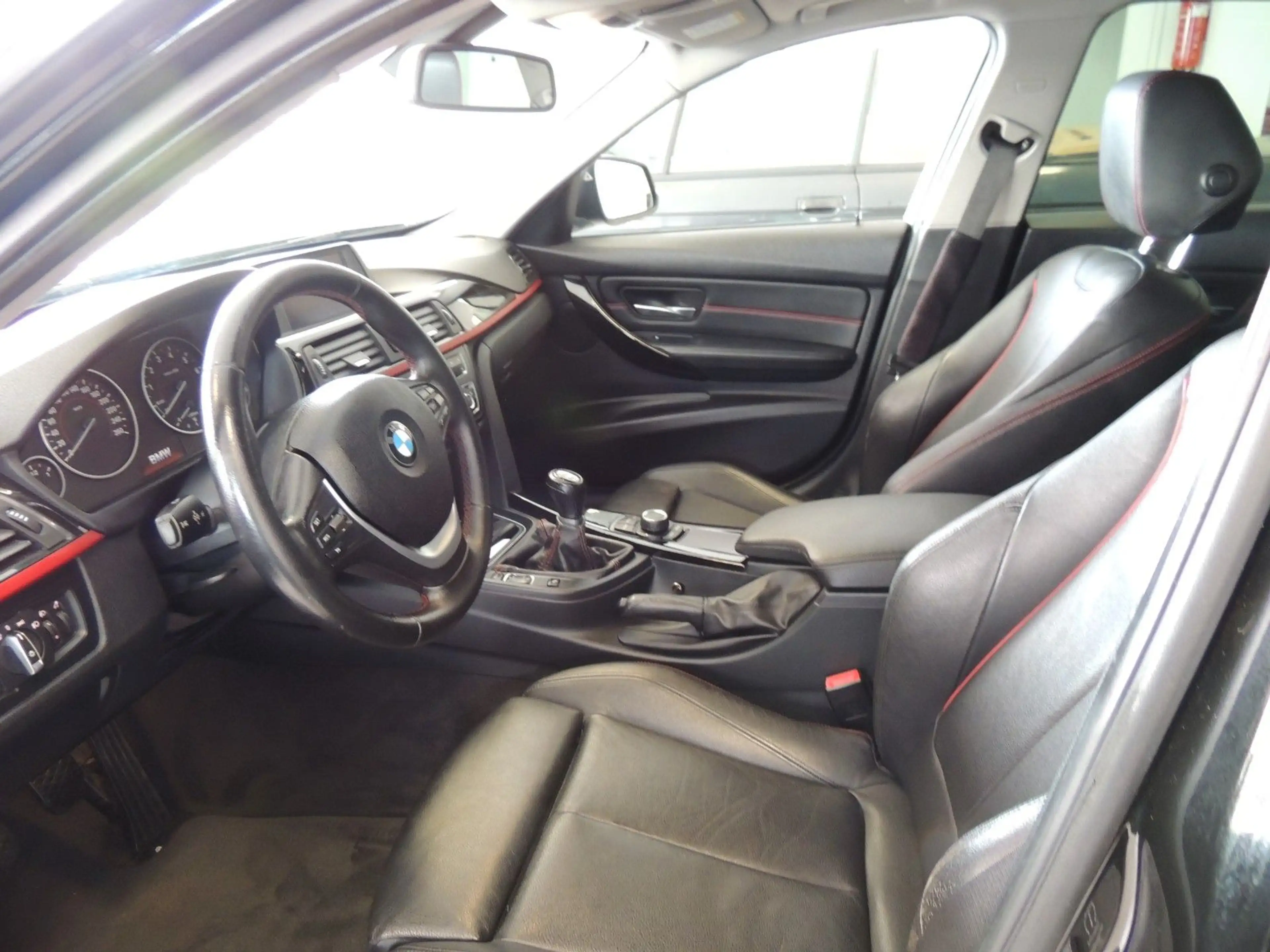 BMW 328 3 Limousine 328 i M-Paket — photo 12