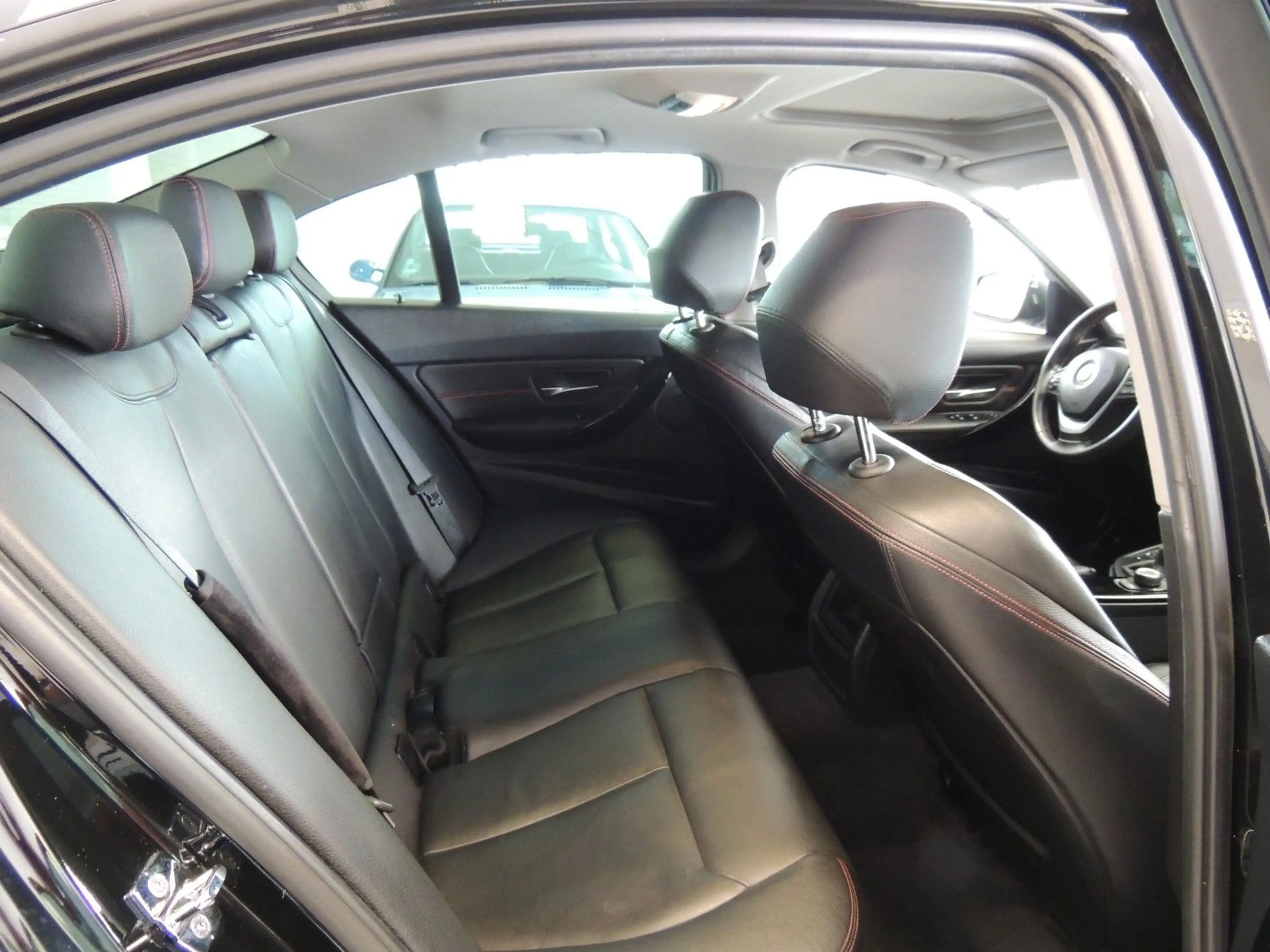 BMW 328 3 Limousine 328 i M-Paket — photo 15