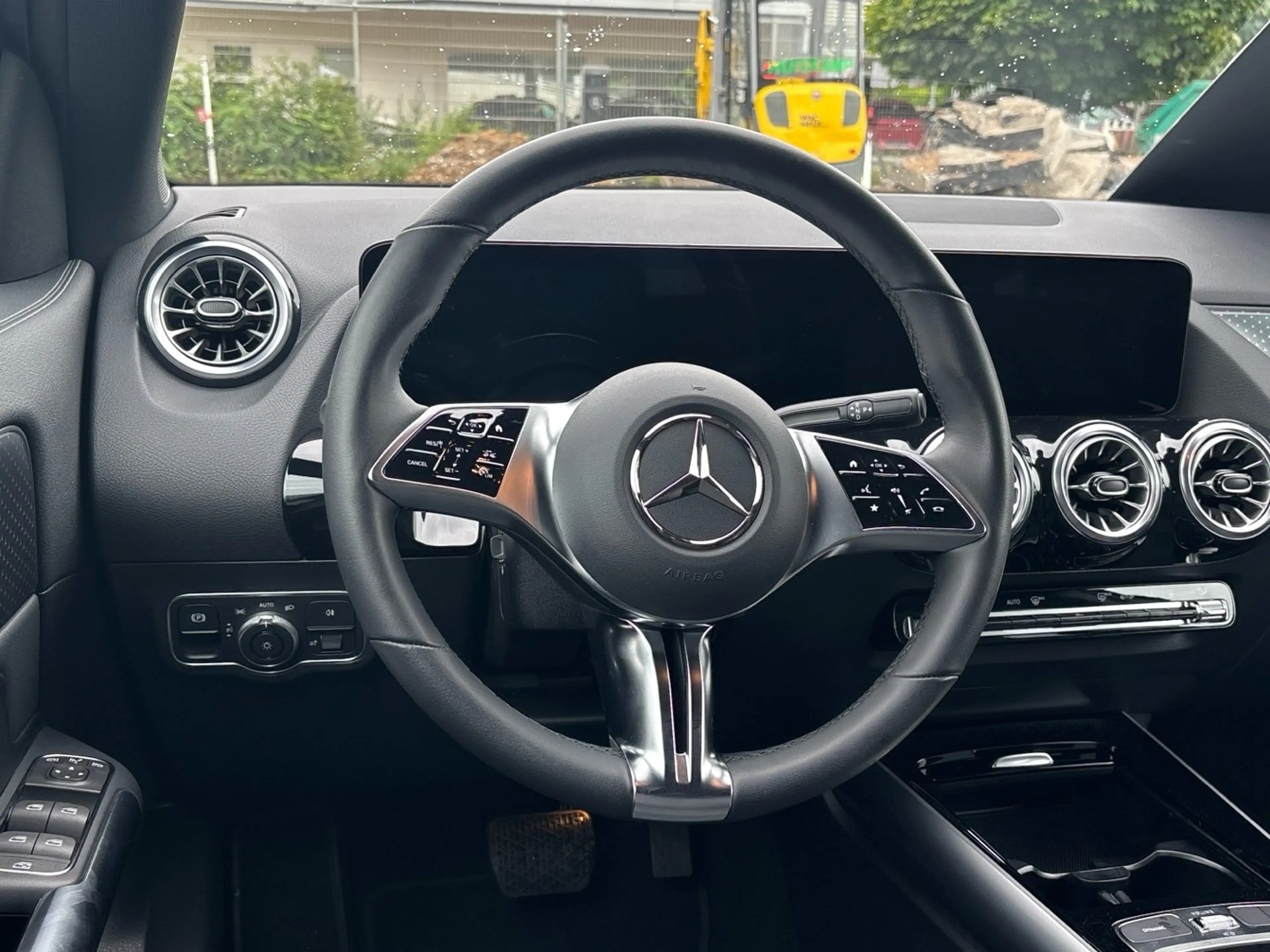 Mercedes-Benz EQA 300 4M Progressive Adv. Kamera Winter-Paket — photo 8