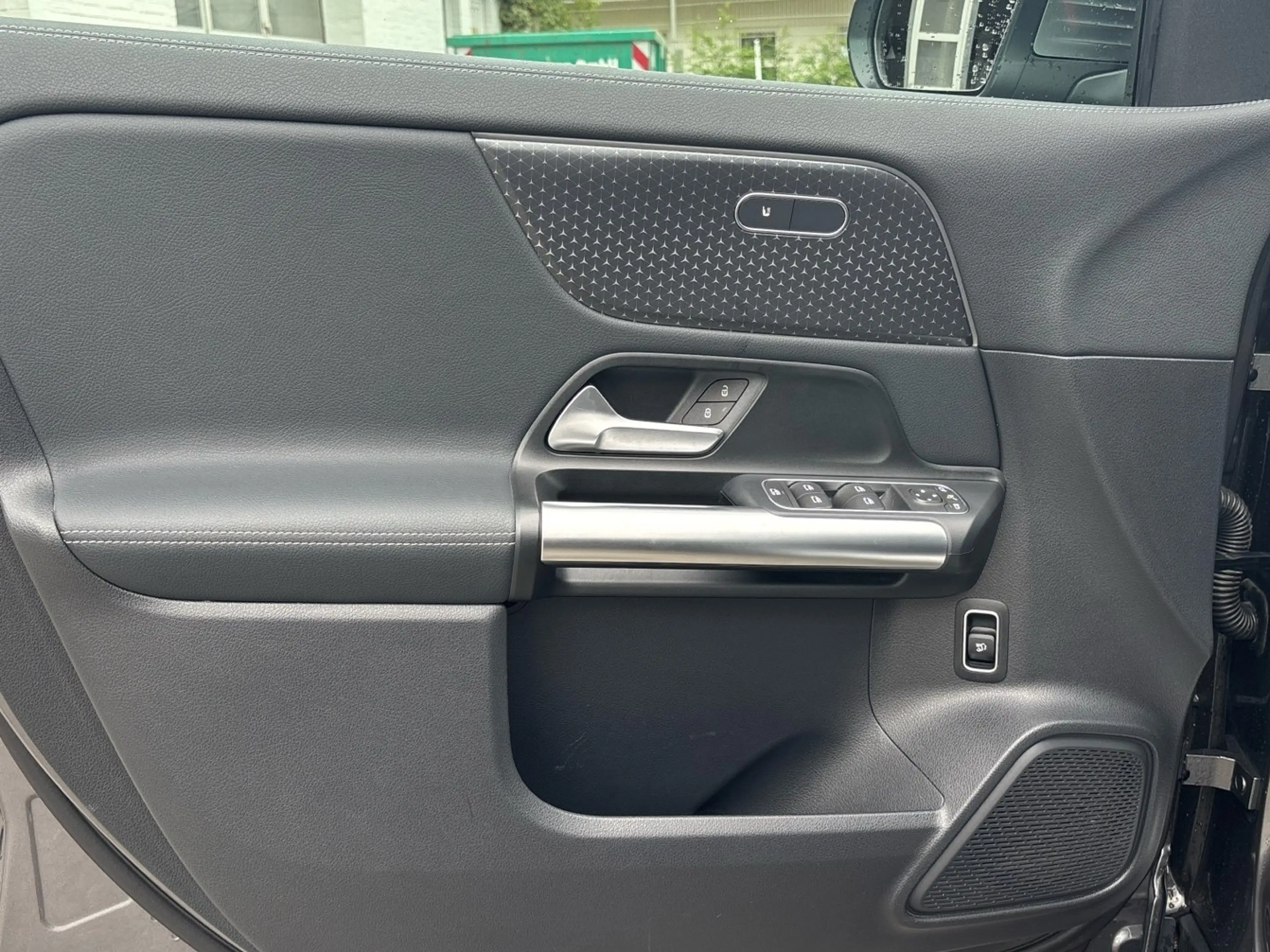 Mercedes-Benz EQA 300 4M Progressive Adv. Kamera Winter-Paket — photo 15