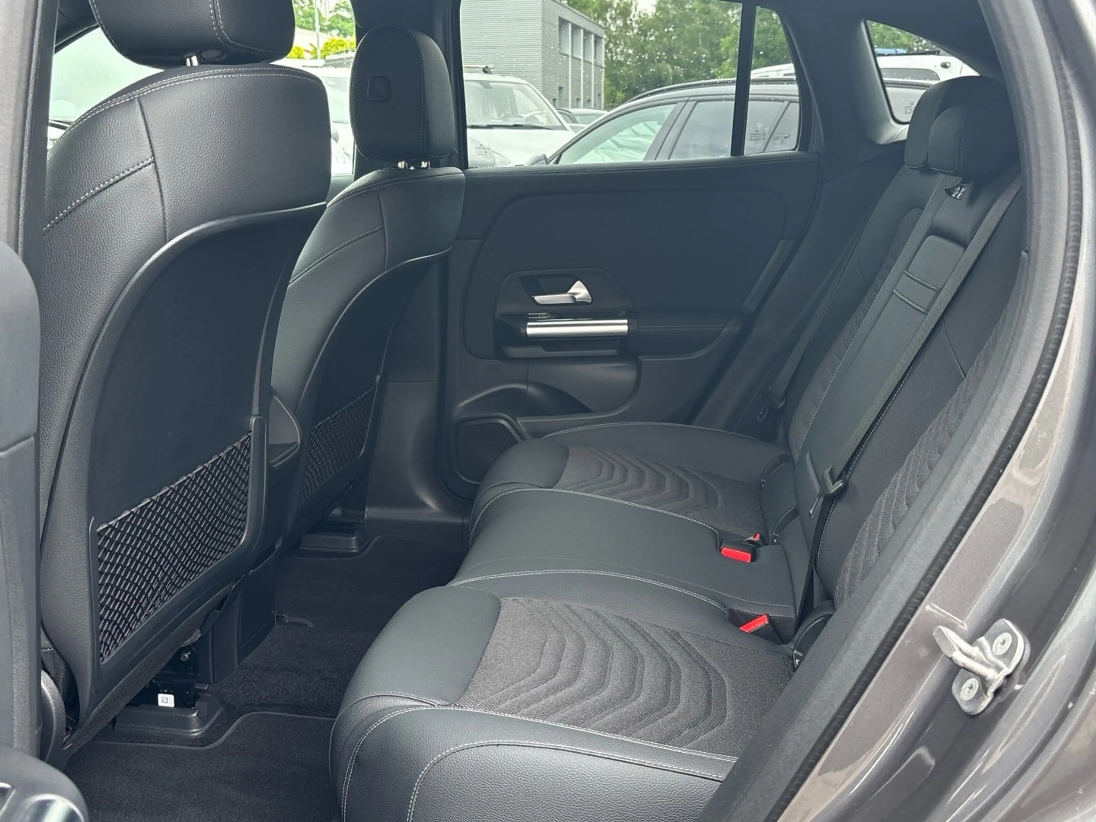 Mercedes-Benz EQA 300 4M Progressive Adv. Kamera Winter-Paket — photo 14
