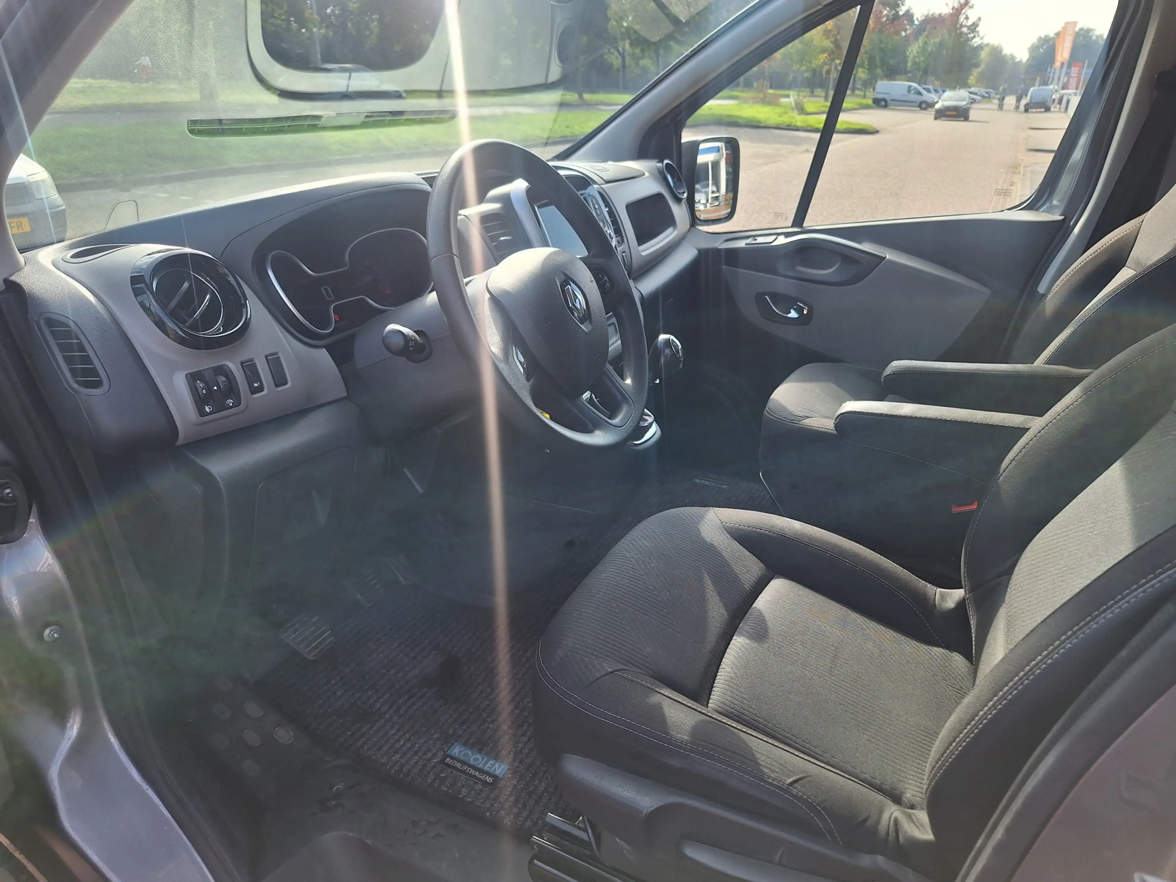 Renault Trafic 1.6 dCi T29 L2H1 DC Luxe — photo 11