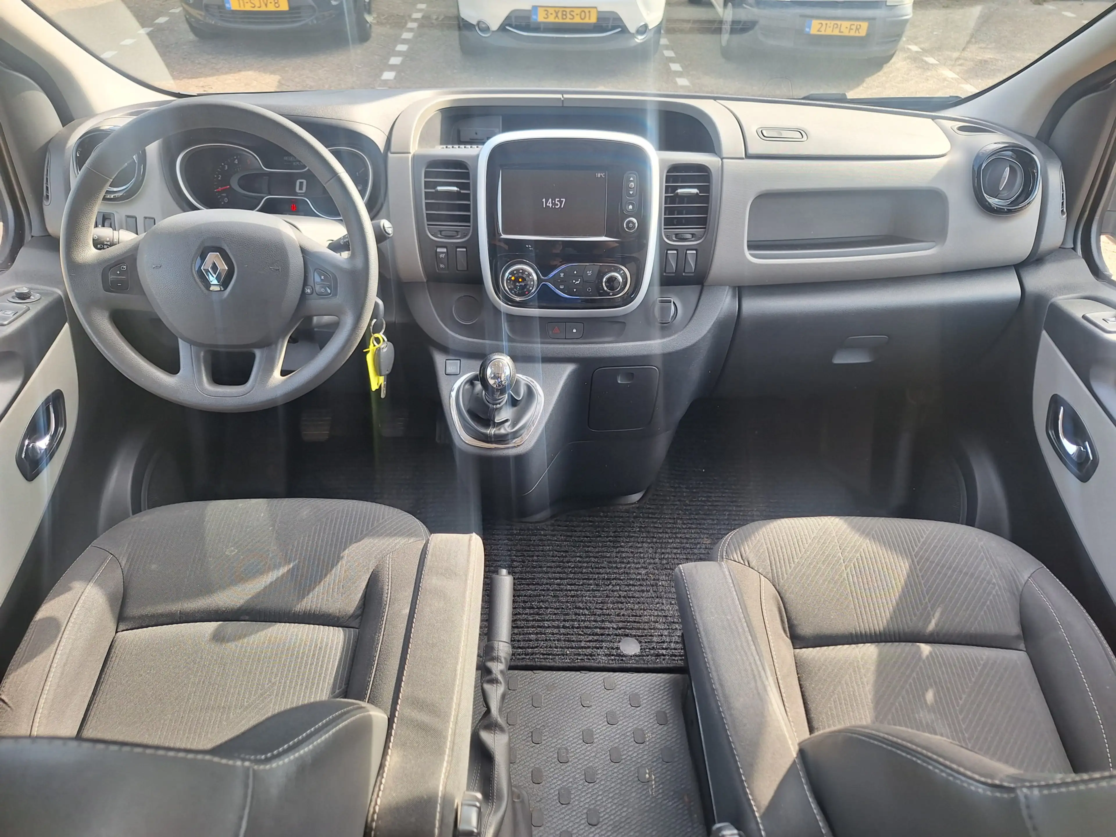 Renault Trafic 1.6 dCi T29 L2H1 DC Luxe — photo 16