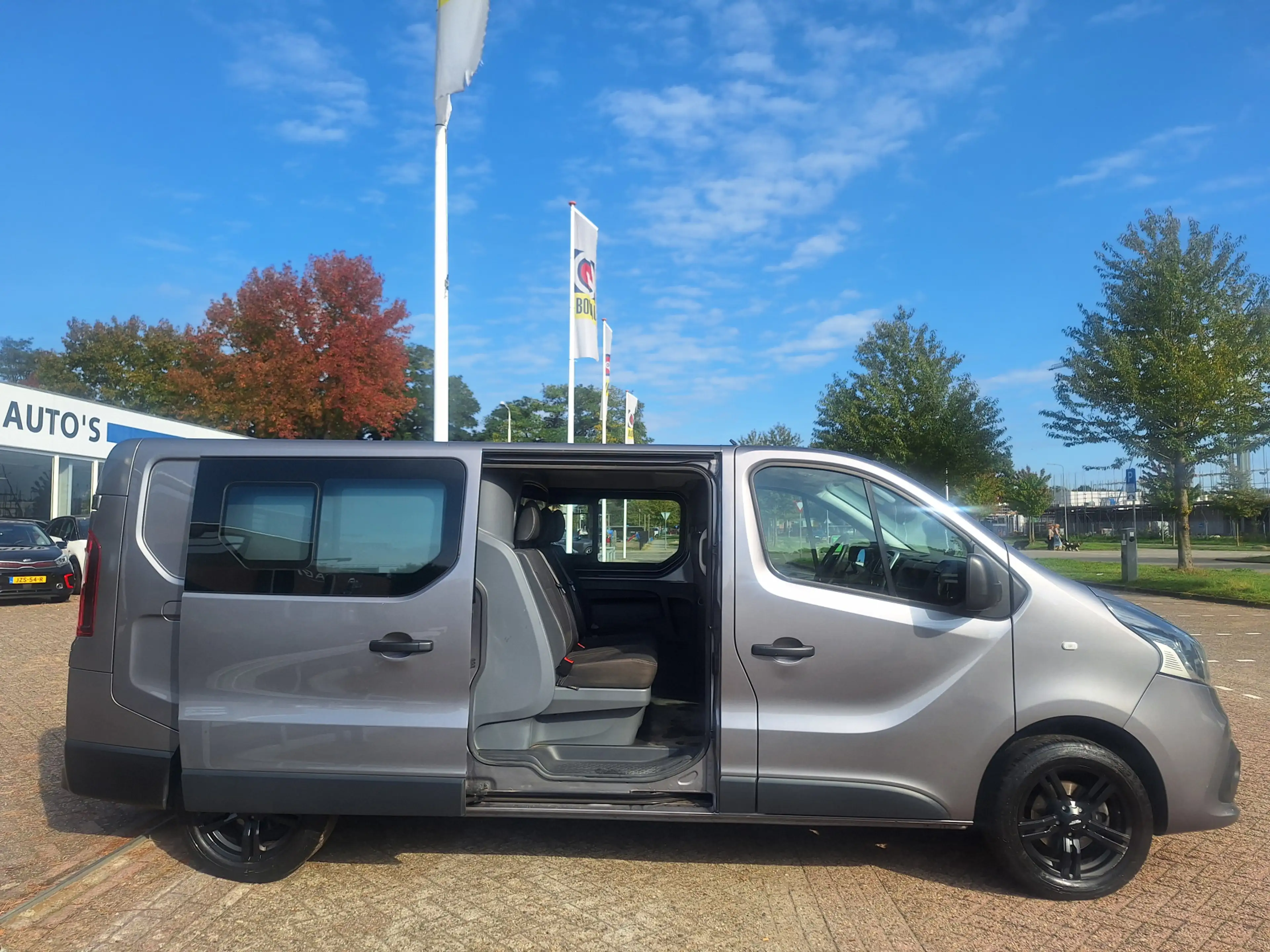 Renault Trafic 1.6 dCi T29 L2H1 DC Luxe — photo 9