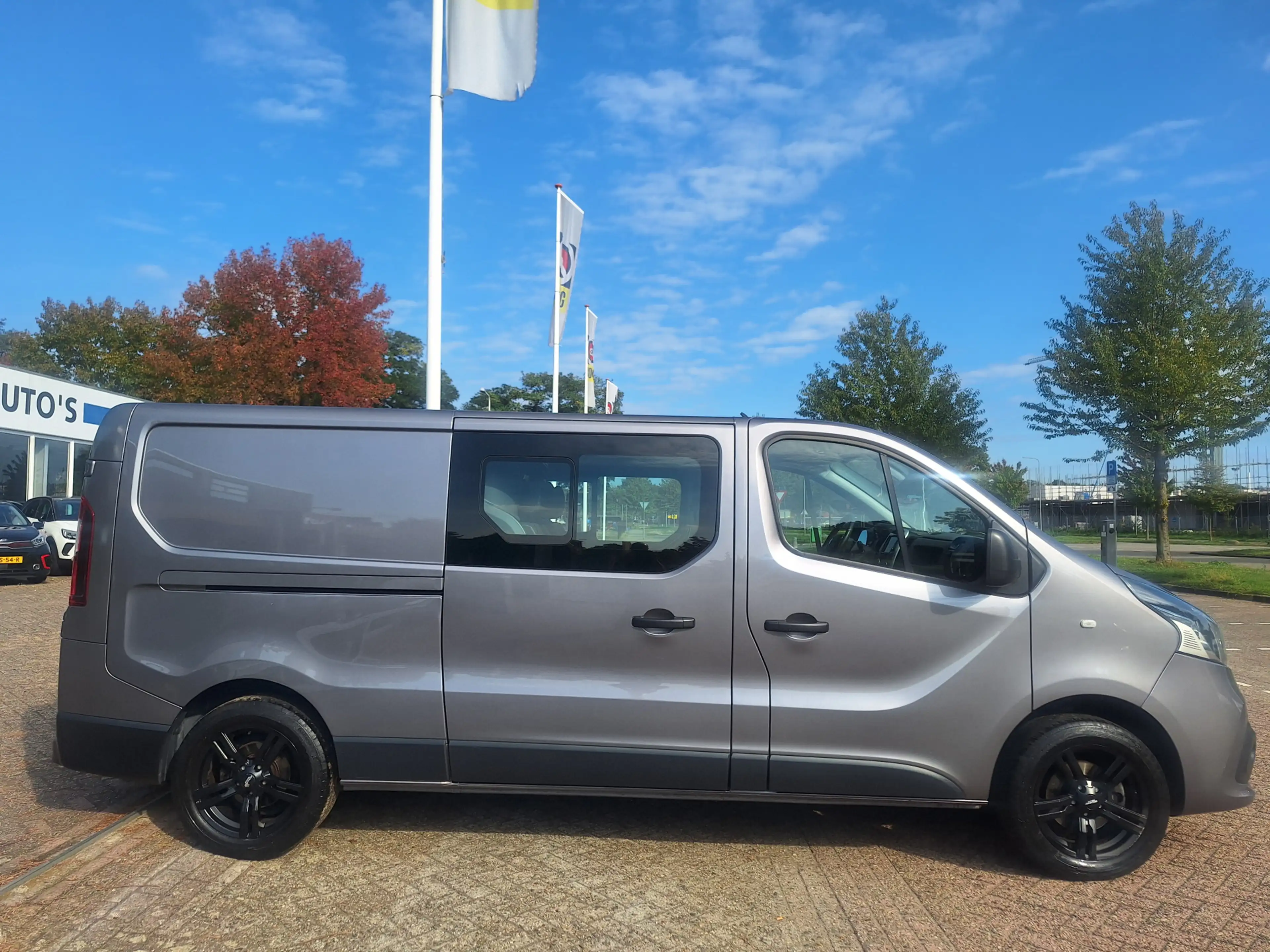 Renault Trafic 1.6 dCi T29 L2H1 DC Luxe — photo 8