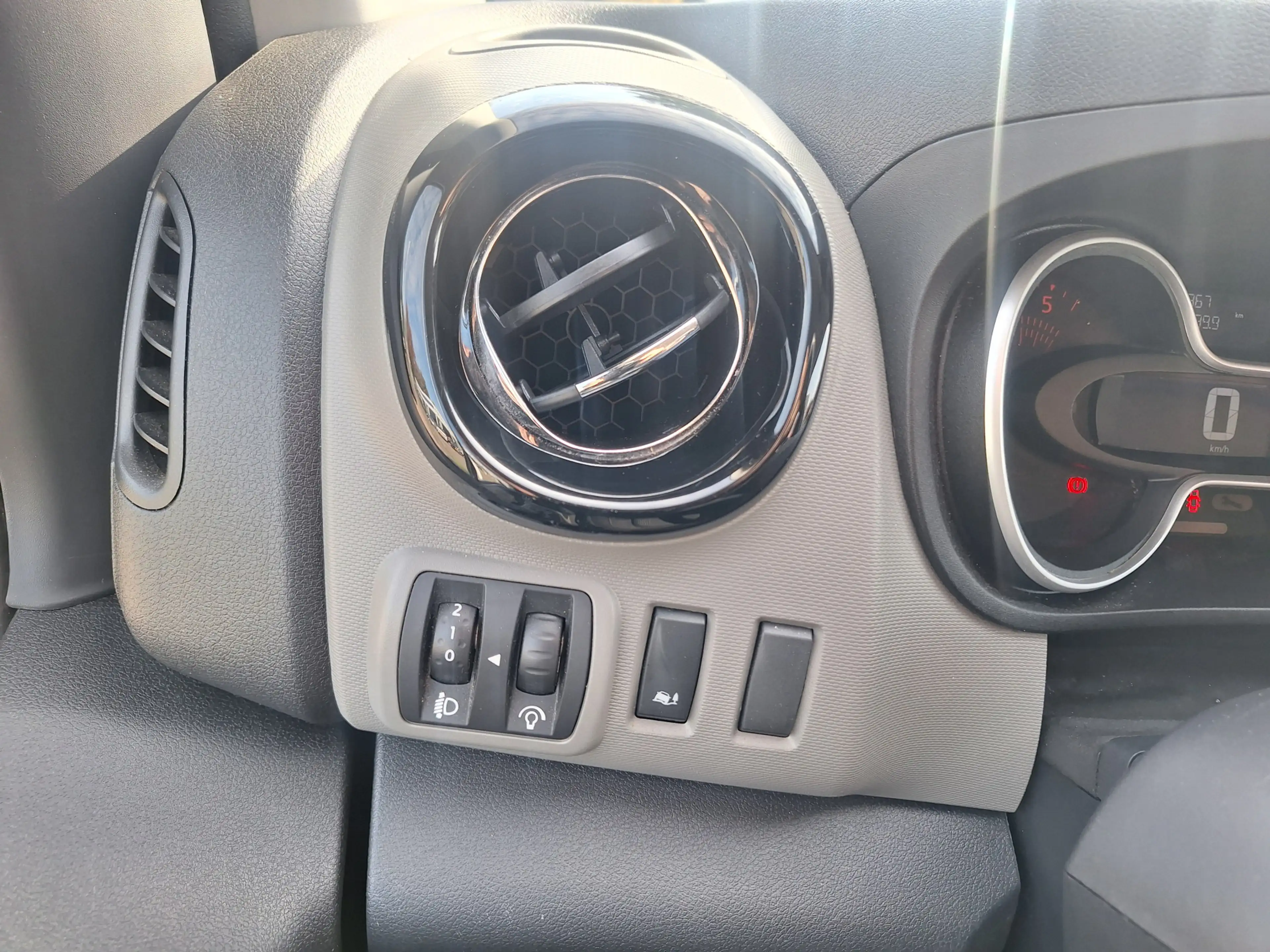 Renault Trafic 1.6 dCi T29 L2H1 DC Luxe — photo 23
