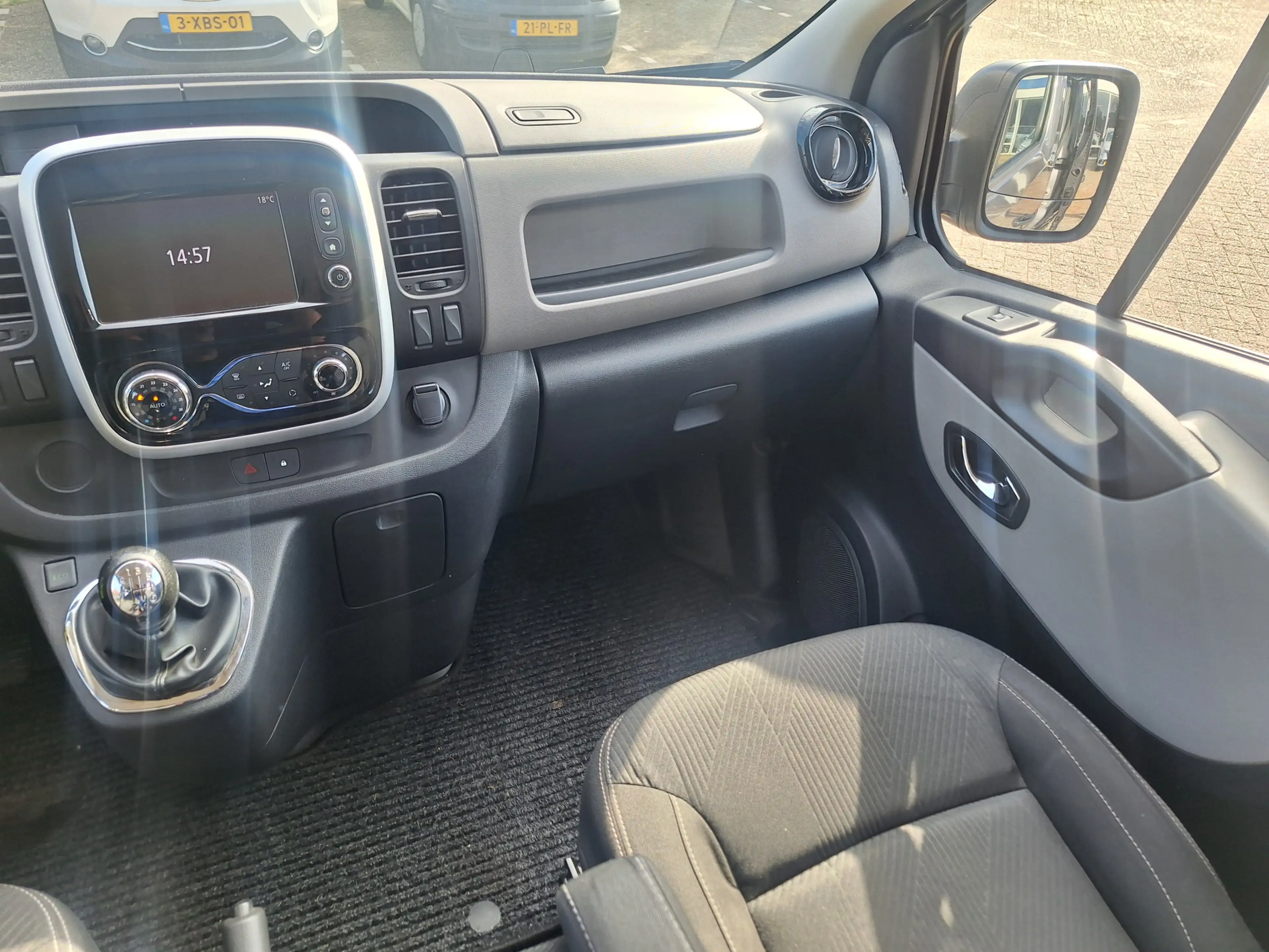 Renault Trafic 1.6 dCi T29 L2H1 DC Luxe — photo 18