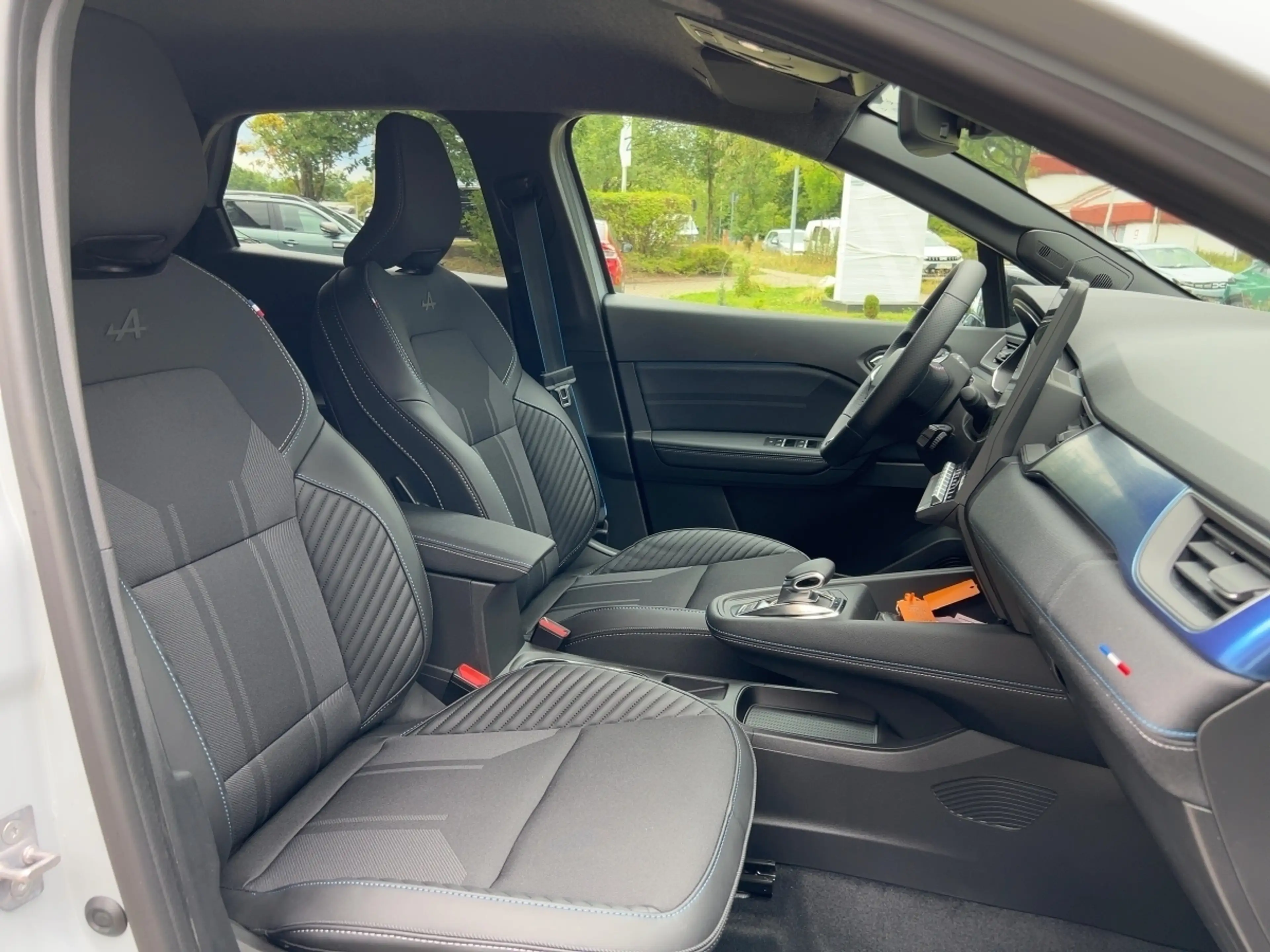 Renault Symbioz E-TECH Full Hybrid 145 Esprit Alpine — photo 11