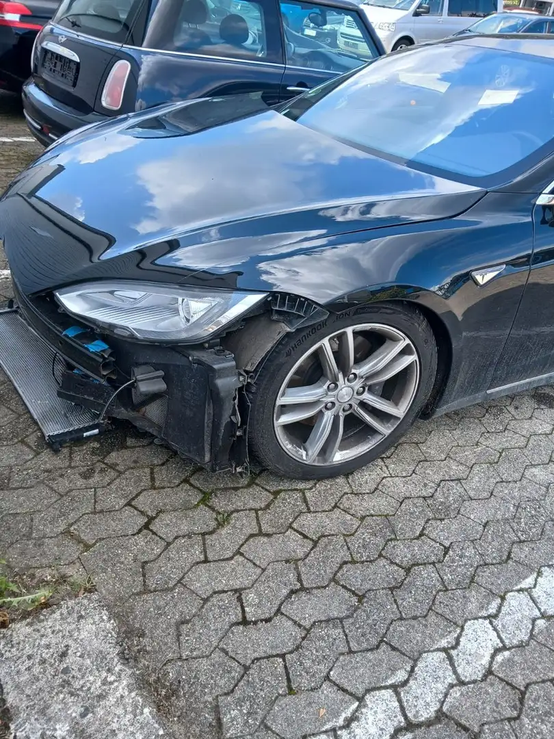 Tesla Model S Performance - 1