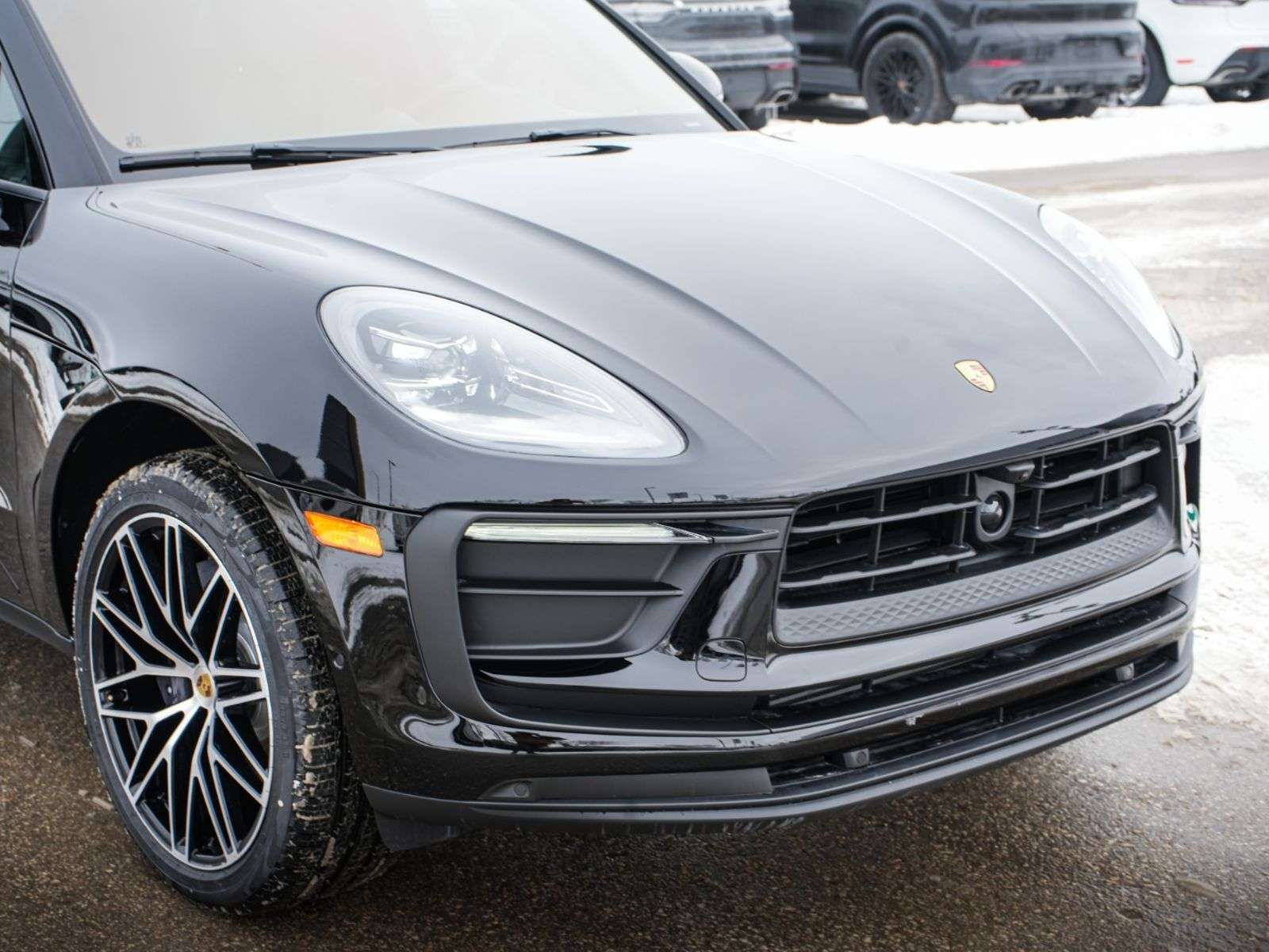 2026 Porsche Macan thumb 10