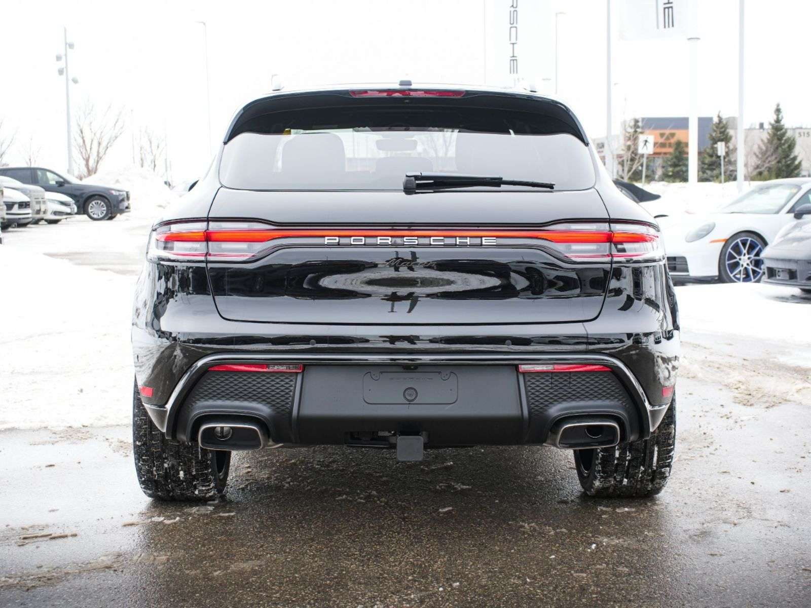 2026 Porsche Macan thumb 6