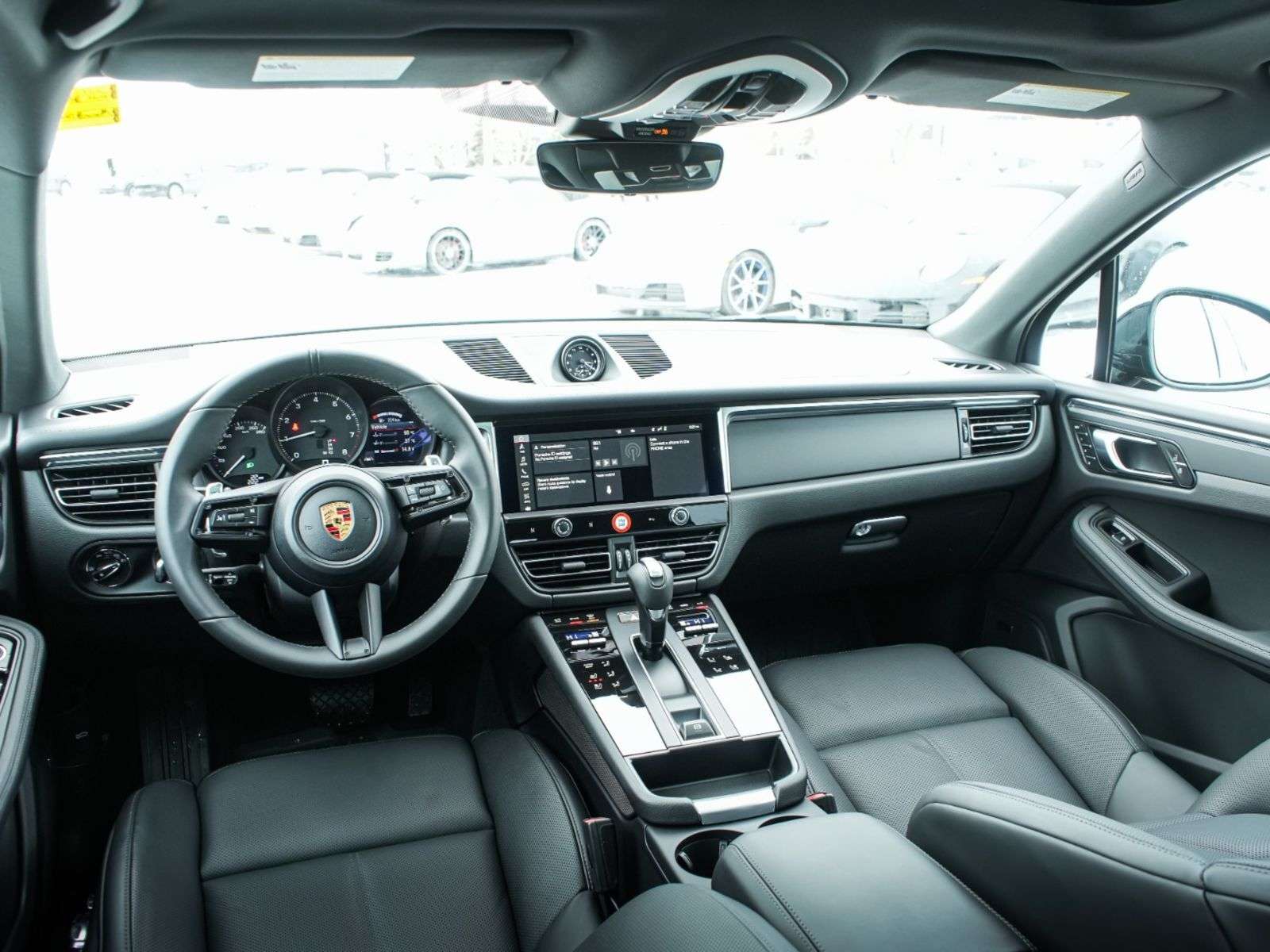 2026 Porsche Macan thumb 16
