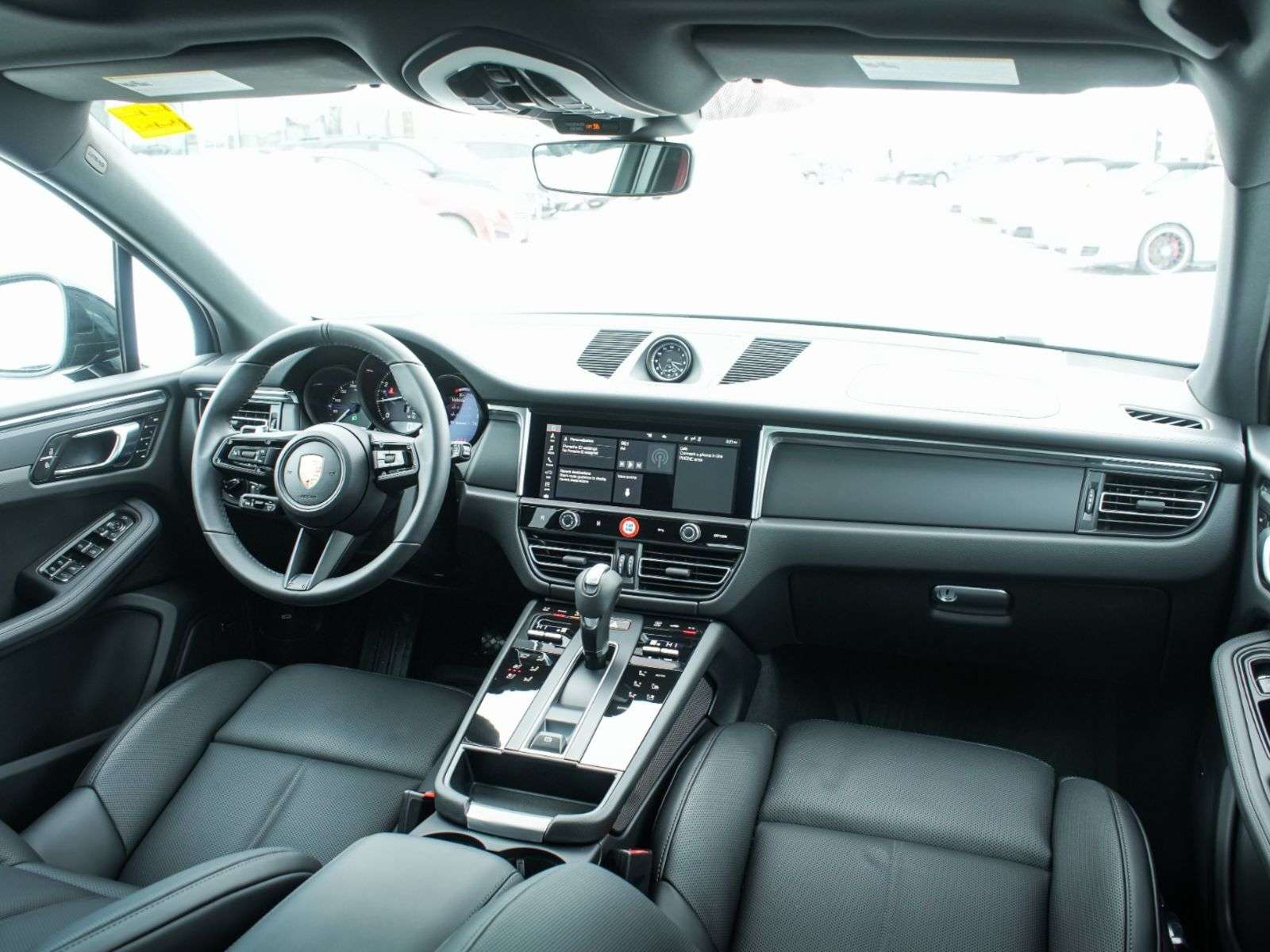 2026 Porsche Macan thumb 19