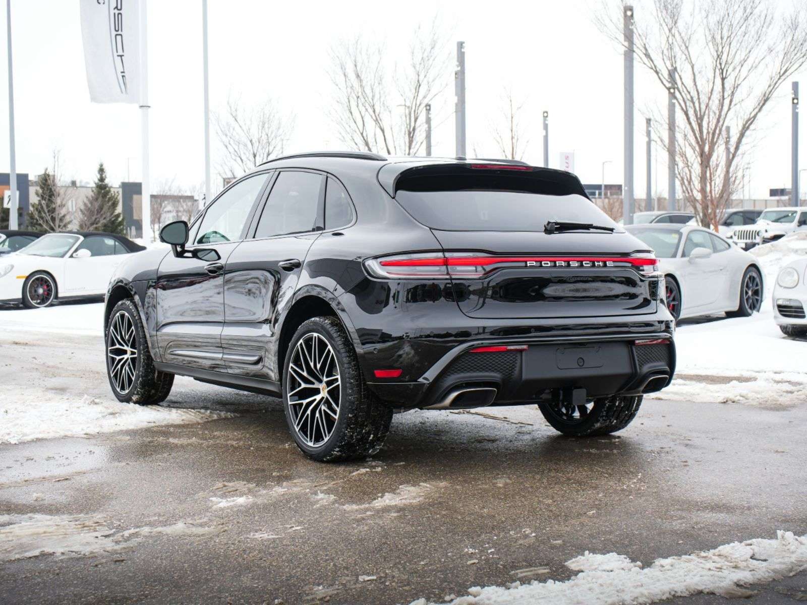 2026 Porsche Macan alt 5