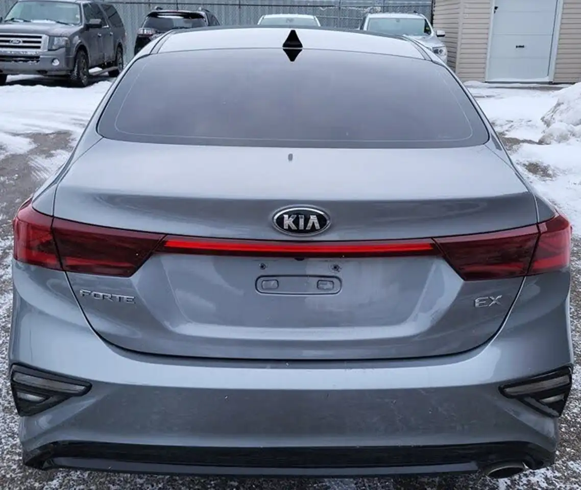 Kia Forte снимка Kia Forte