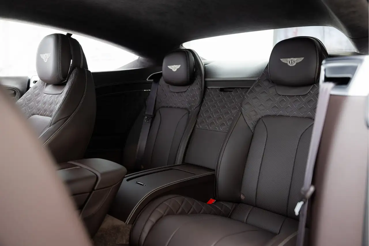Bentley Continental GT 2022 — фото 12