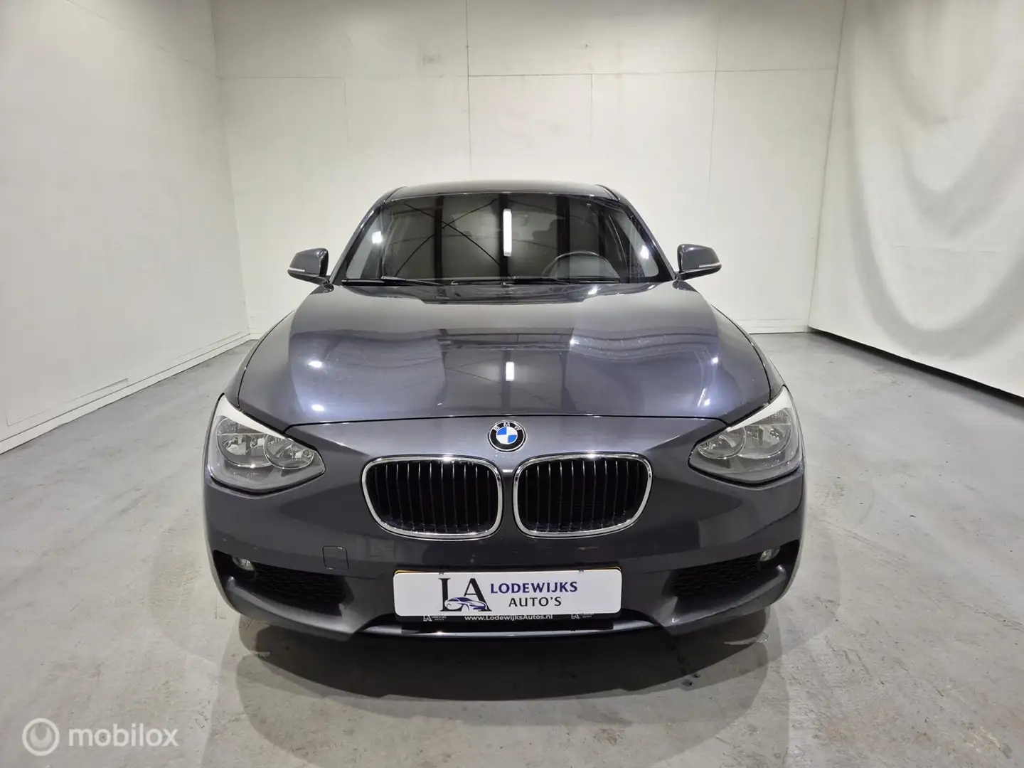 BMW 116 1-serie 116i Urban Line Grijs - 2