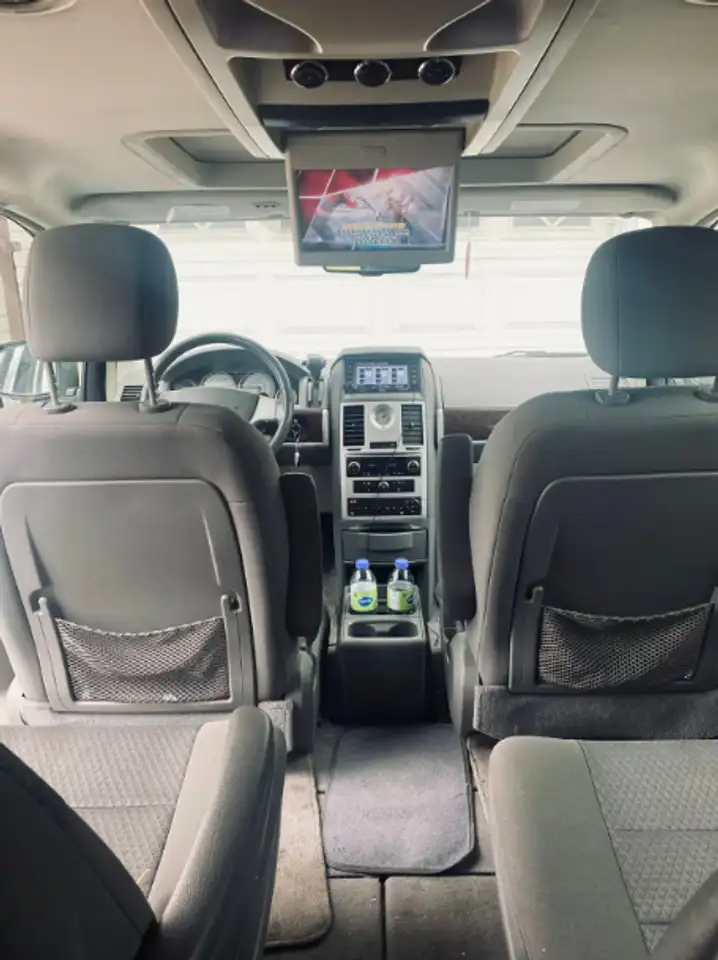 Chrysler Town & Country снимка Chrysler Town & Country